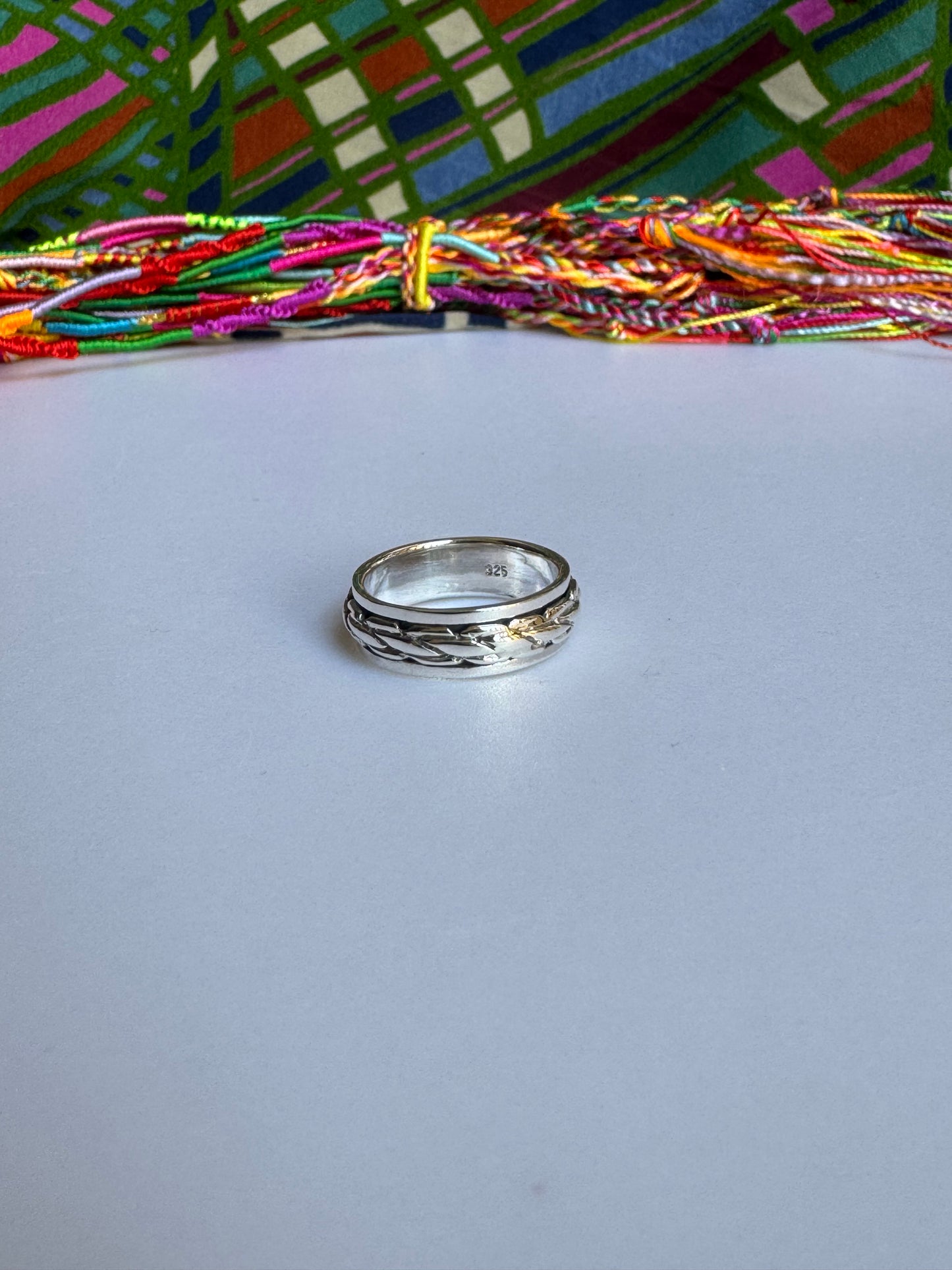 925er Silberring mit perforiertem Ring, Größe 20/21 – Z64