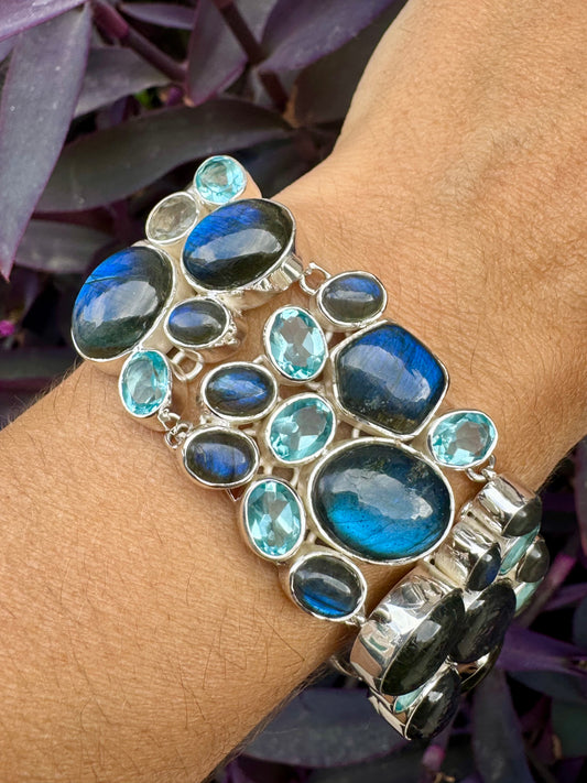 Manschettenarmband aus Labradorit und Aquamarin aus 925er Silber