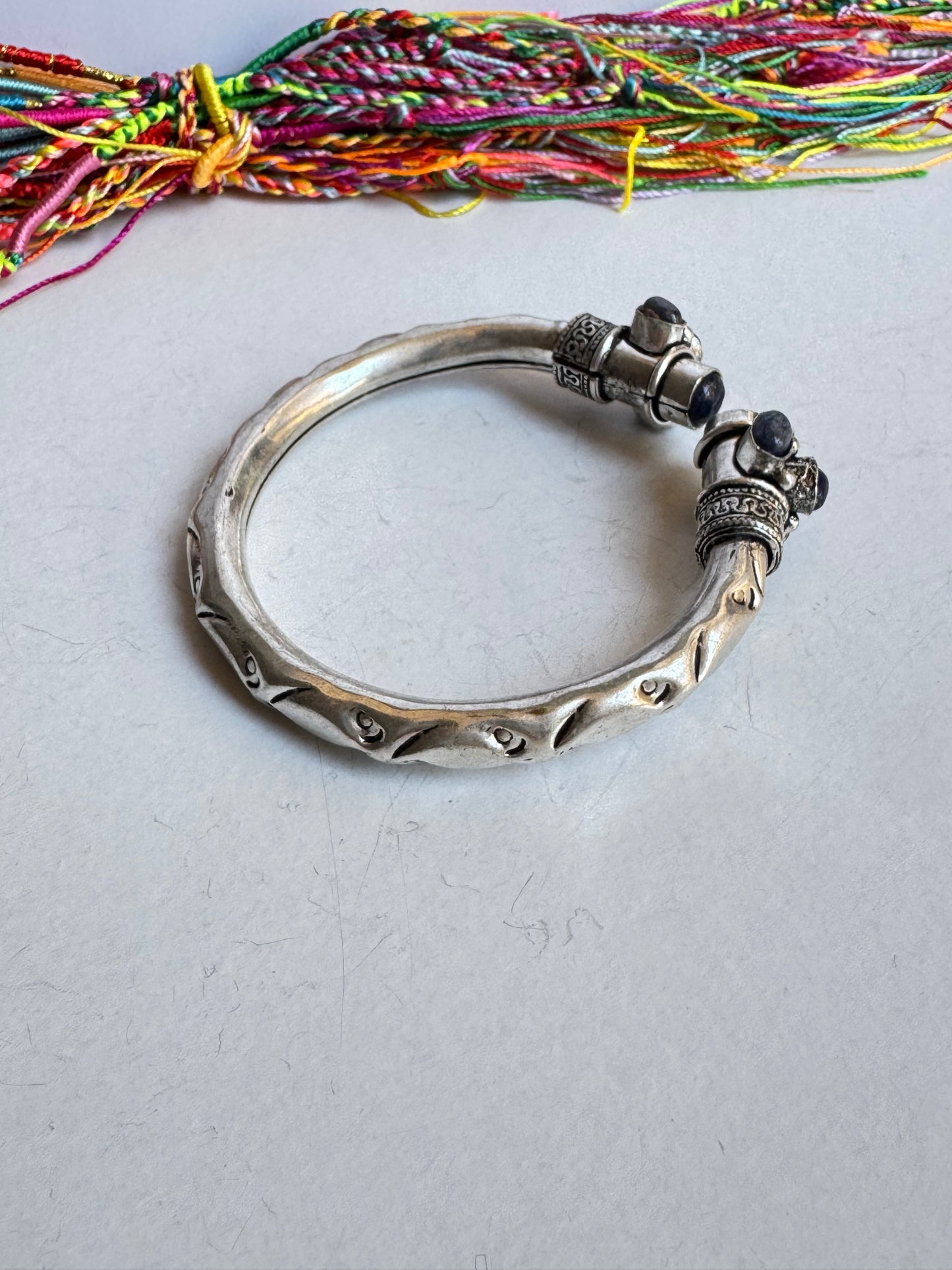 Bracciale boho argentato blu