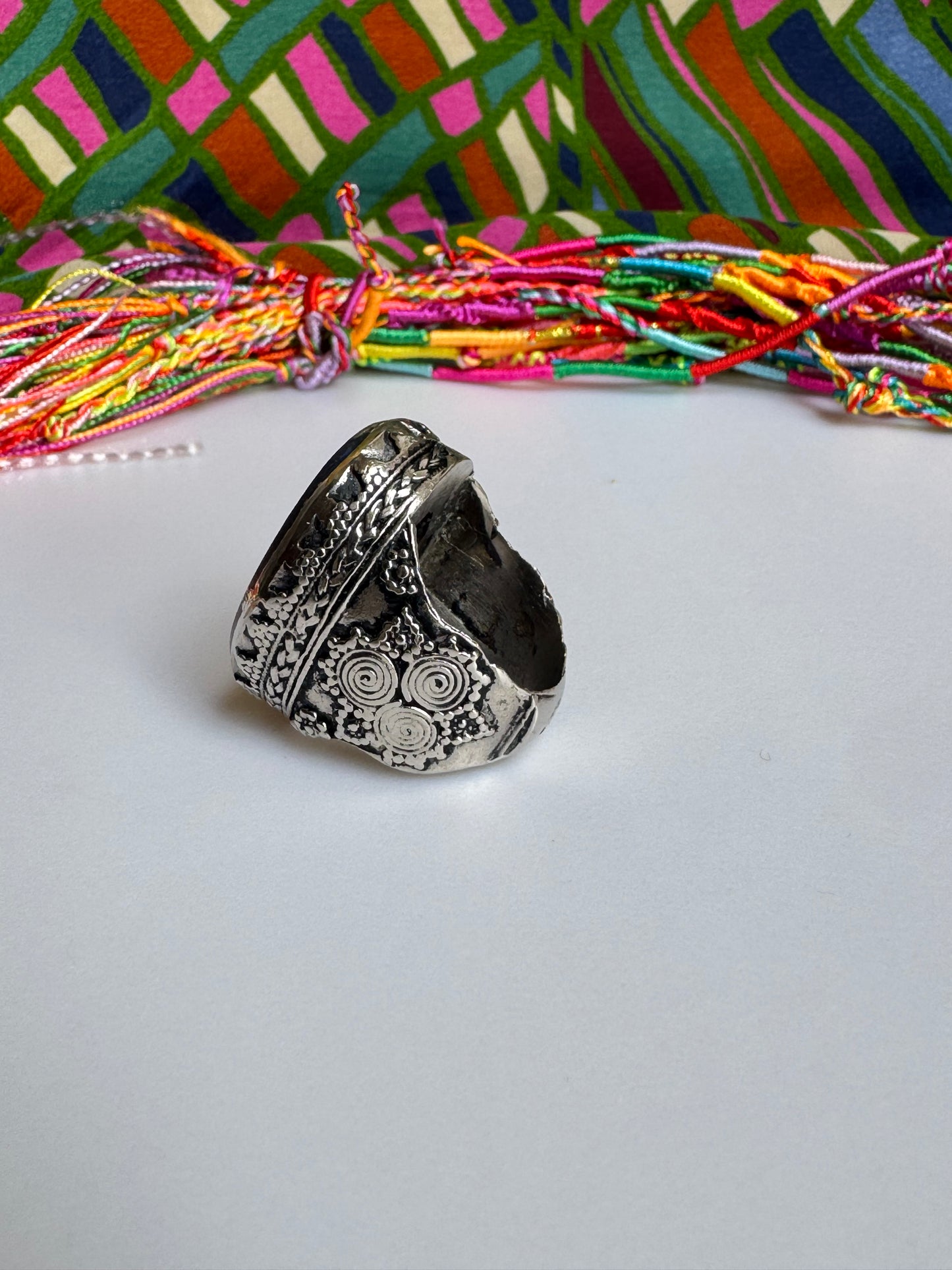 Antique vintage lapis lazuli hard stone ring