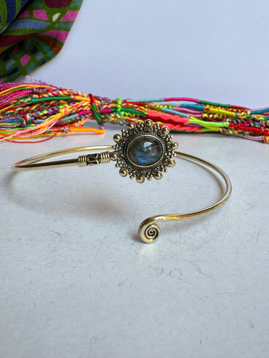 Bracciale braccio boho dorato labradorite