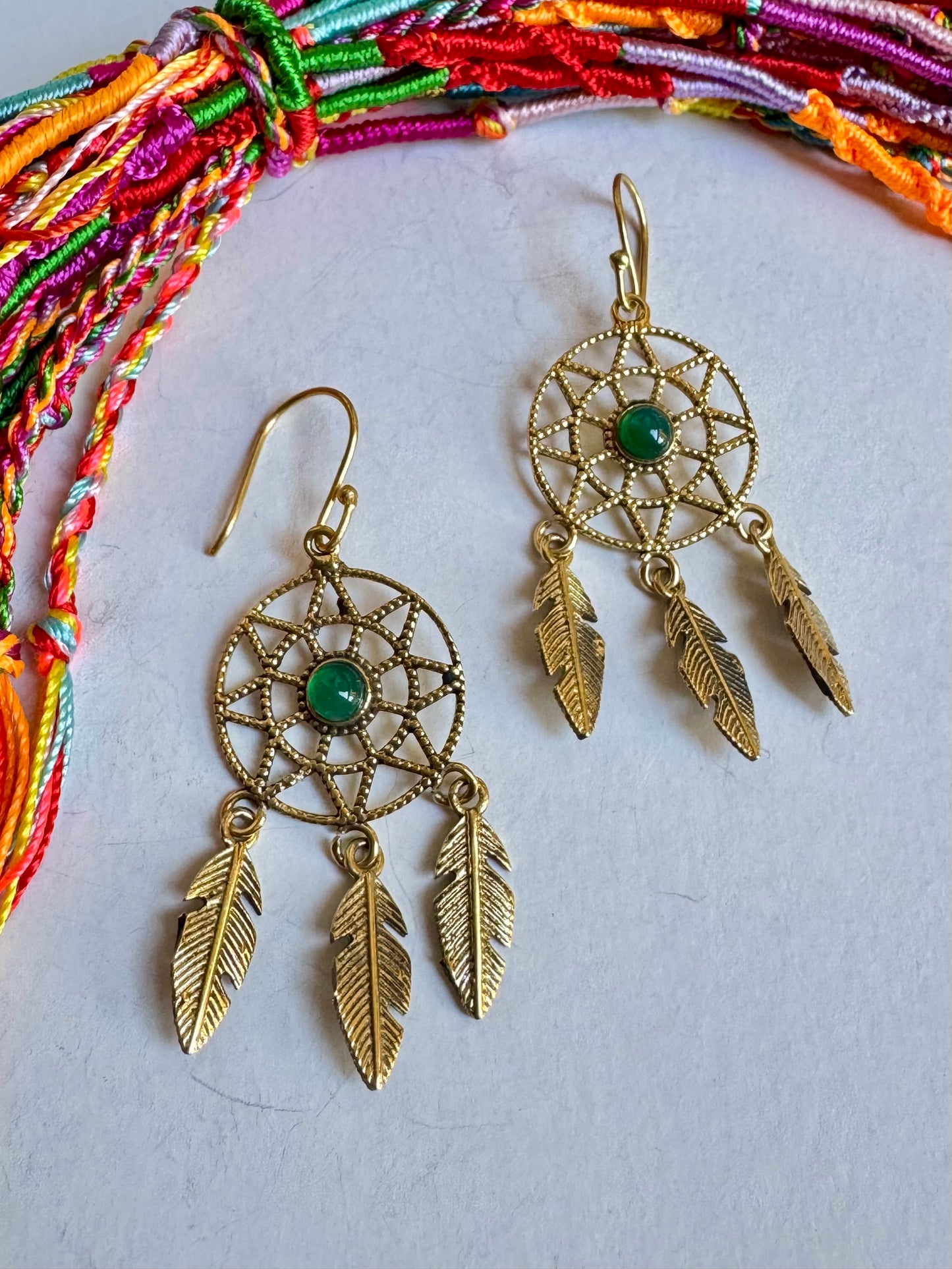 Orecchini boho dorato acchiappasogni verde