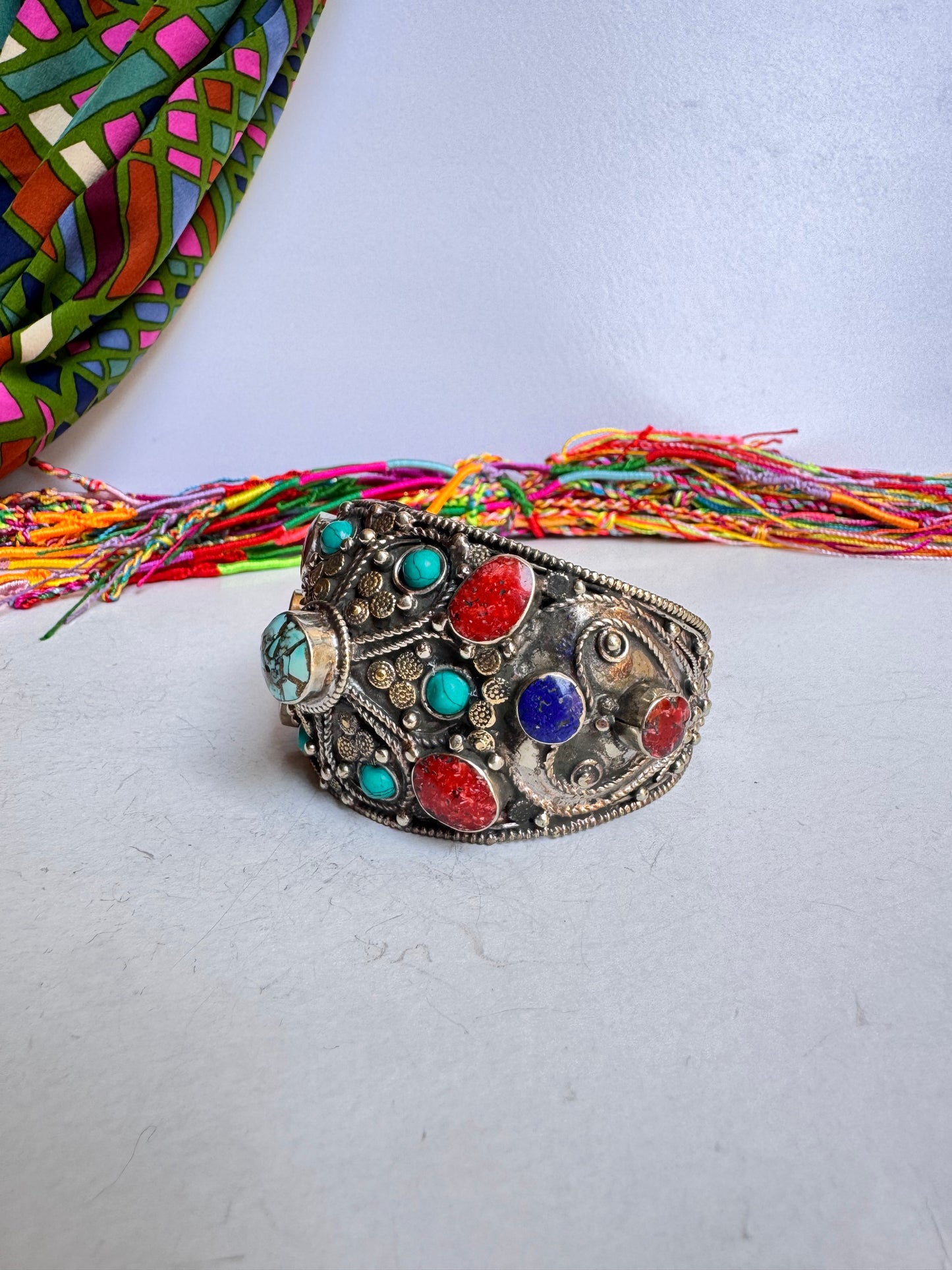 Bracciale rigido nepalese vintage