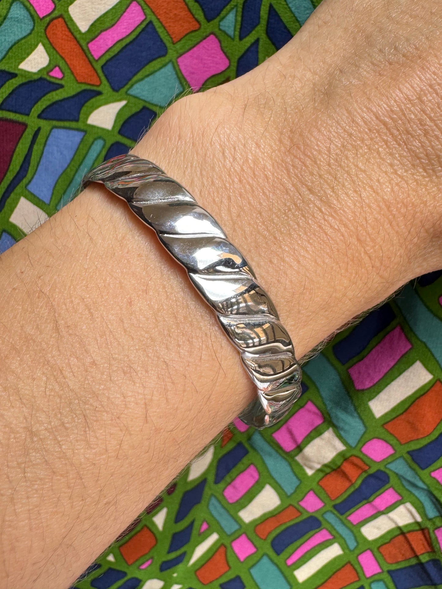 Oblique steel bracelet