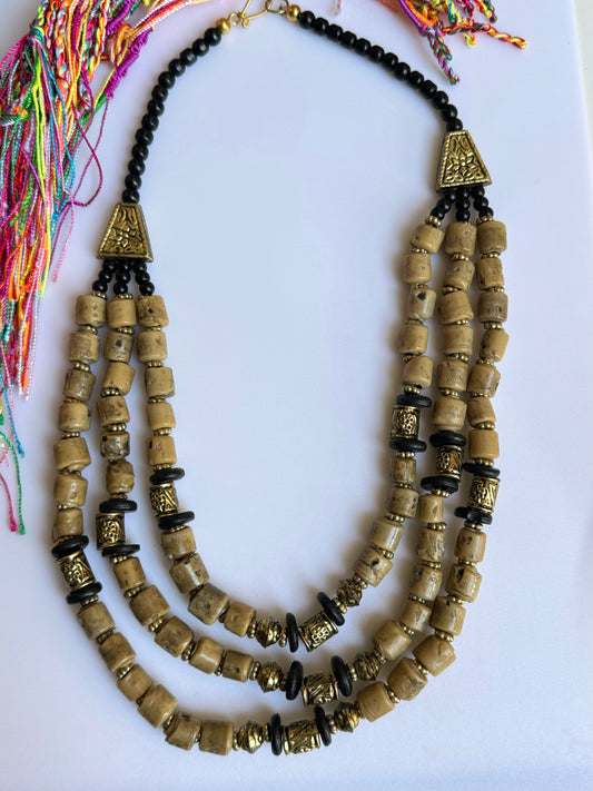 Collana multifilo bussolotti beige