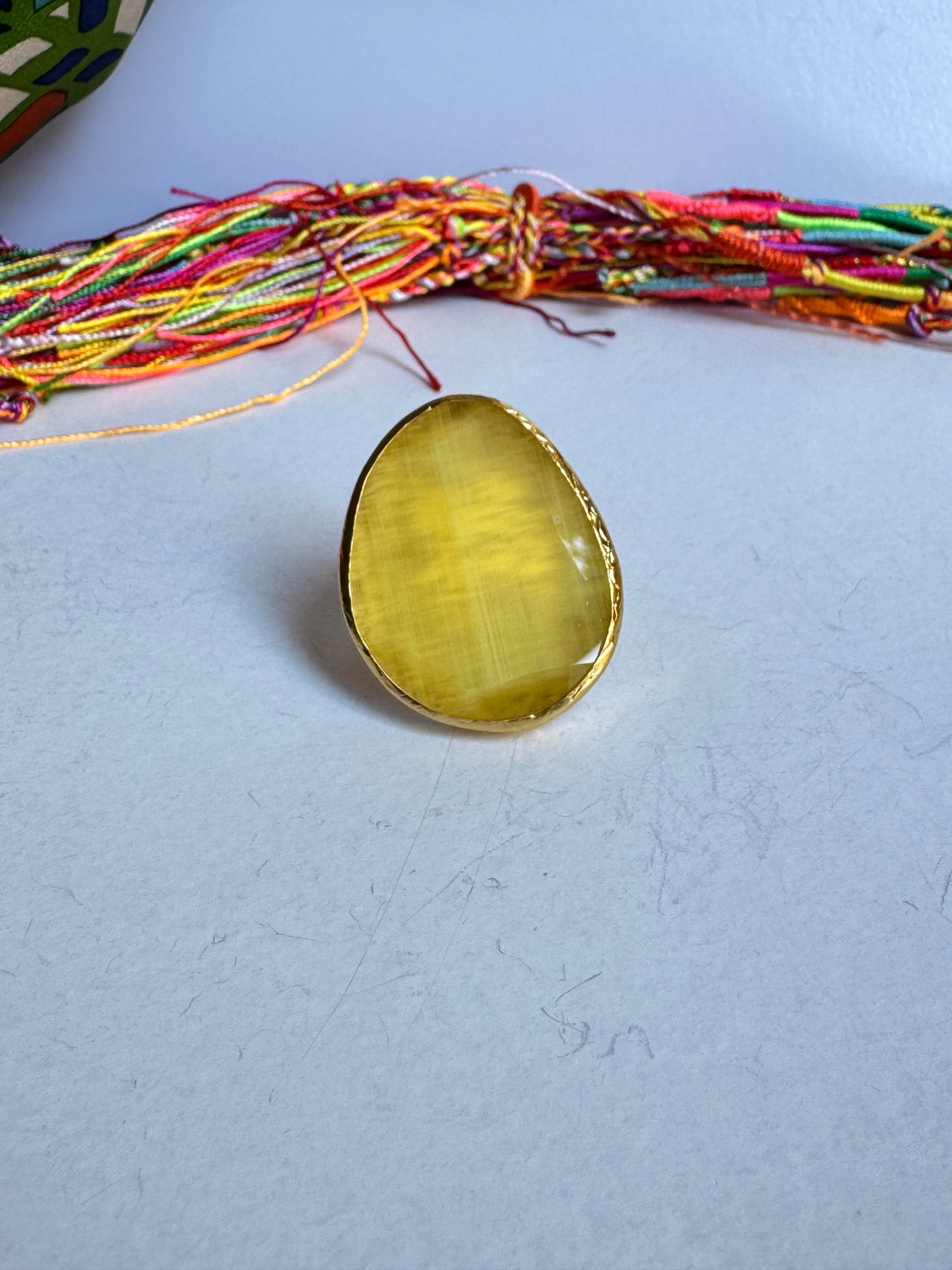 Anello dorato big giallo