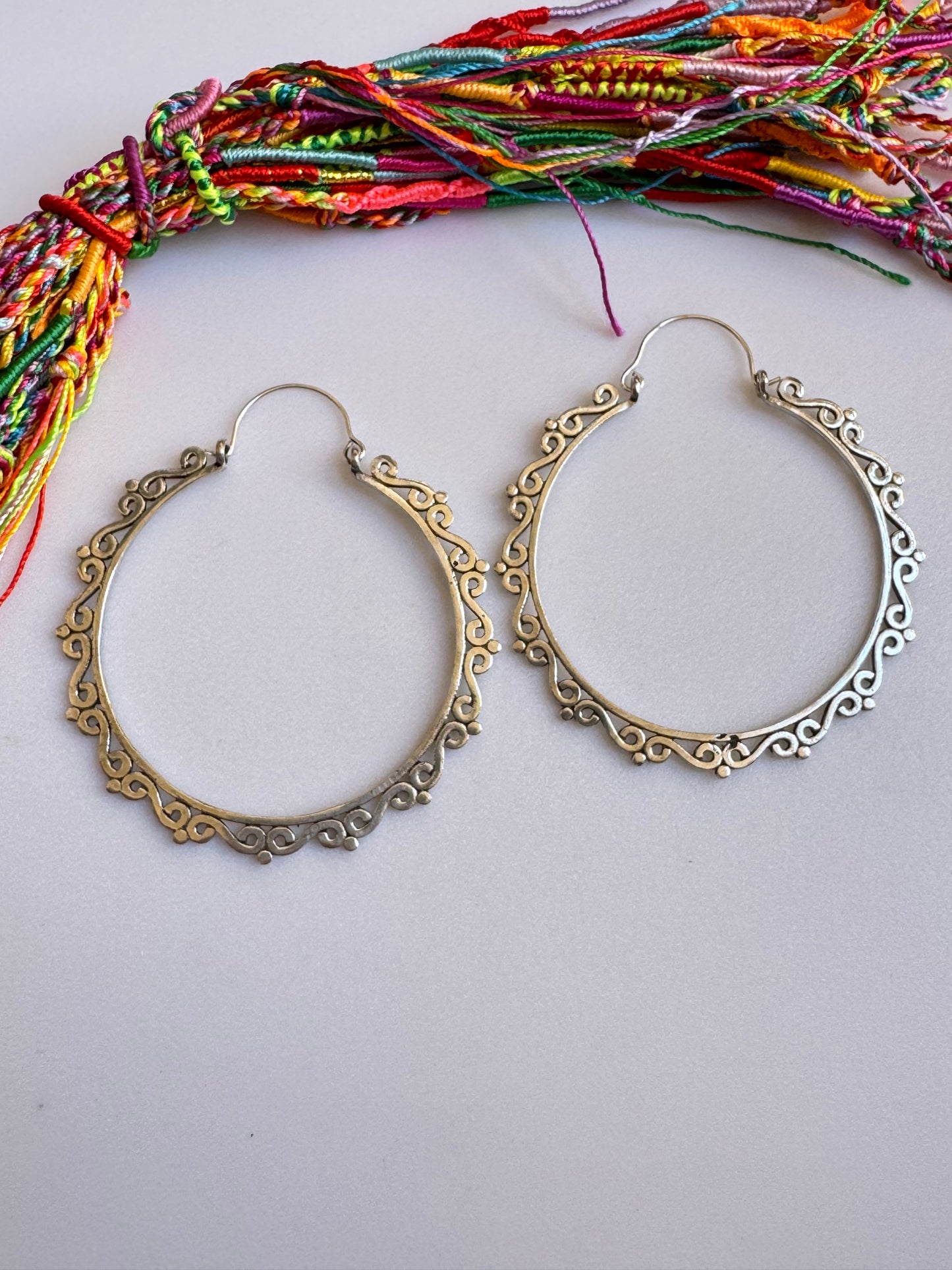 Orecchini boho argentati cerchi