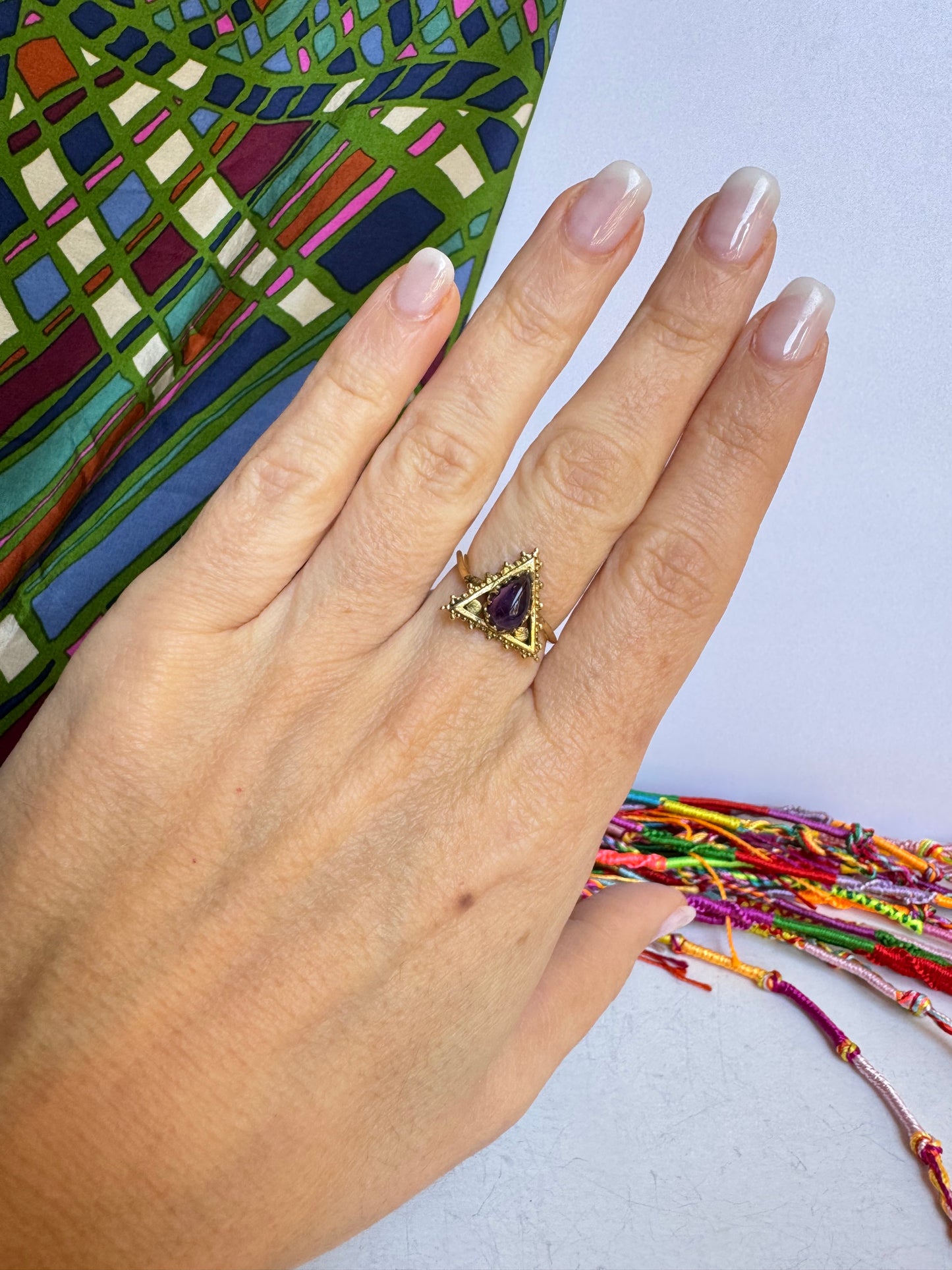 Anello boho dorato viola