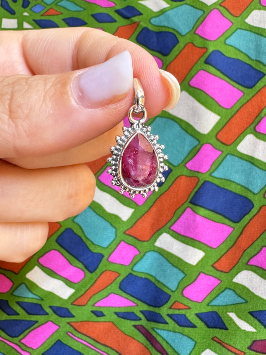 C5 ruby ​​root 925 silver pendant