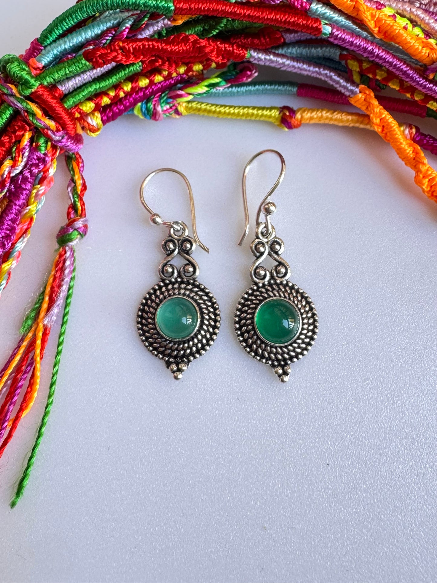 Orecchini boho argentato verde V1