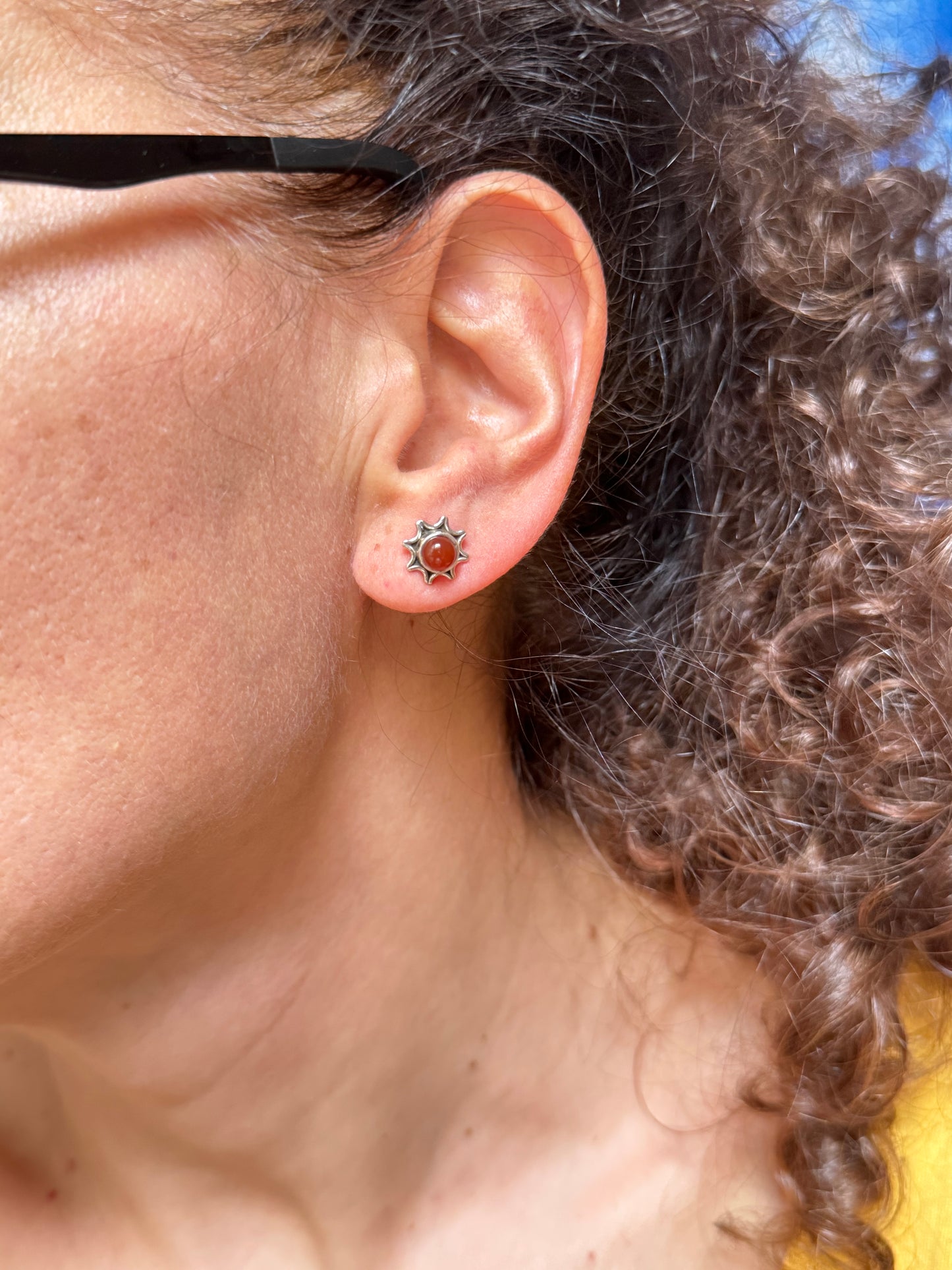 Mini lobe earrings 925 silver carnelian