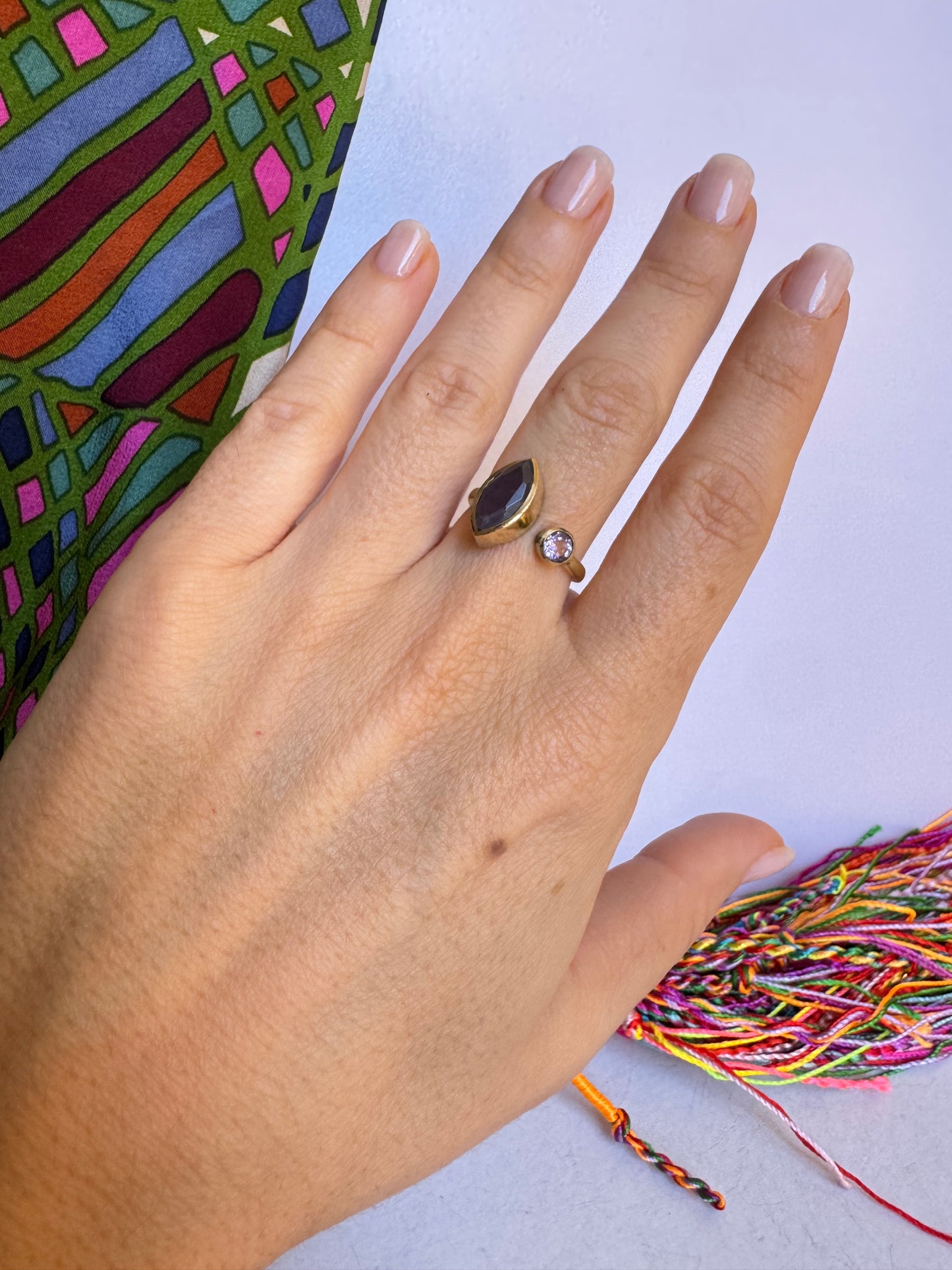 Anello boho dorato viola