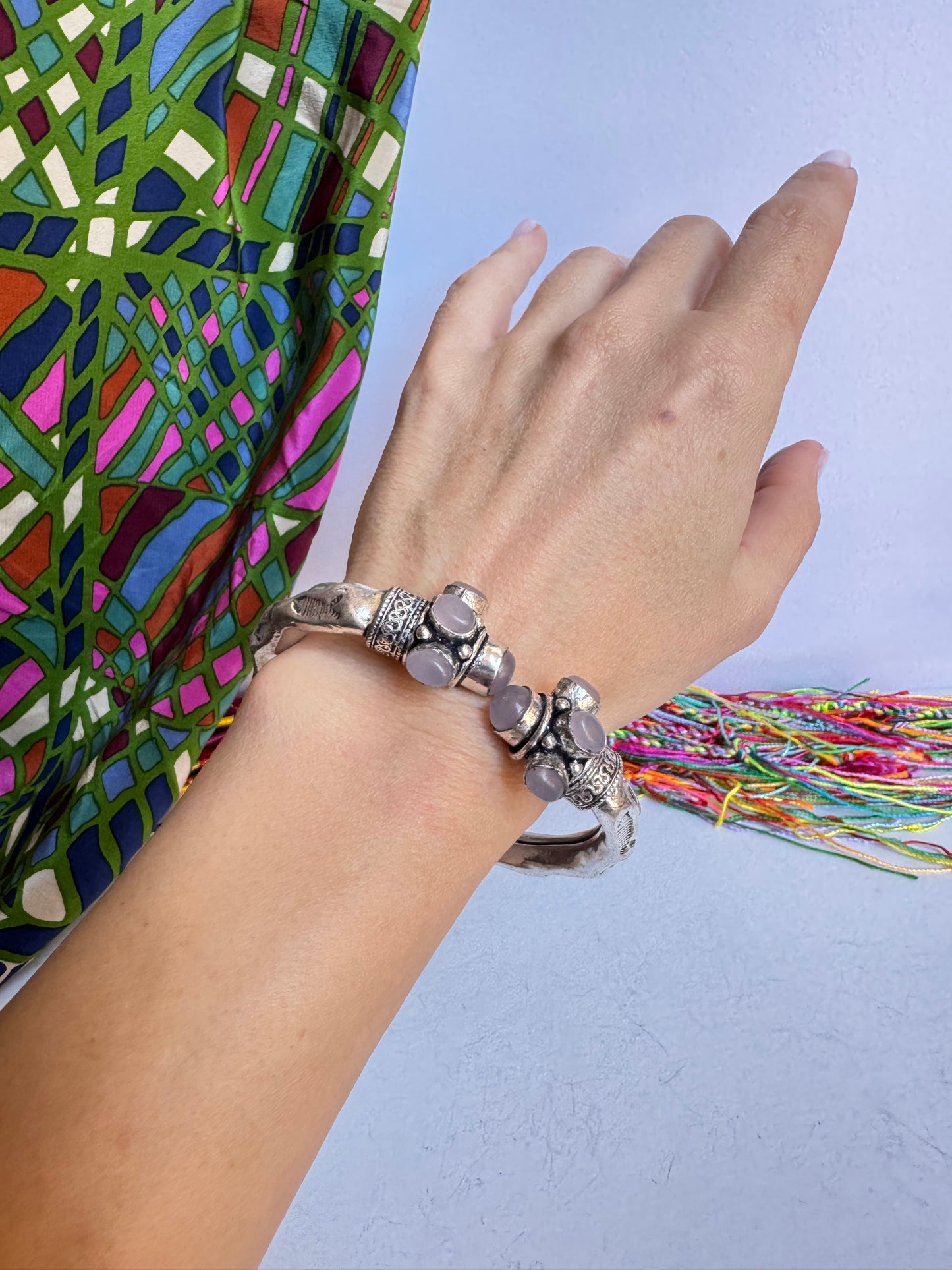 Bracciale boho argentato rosa