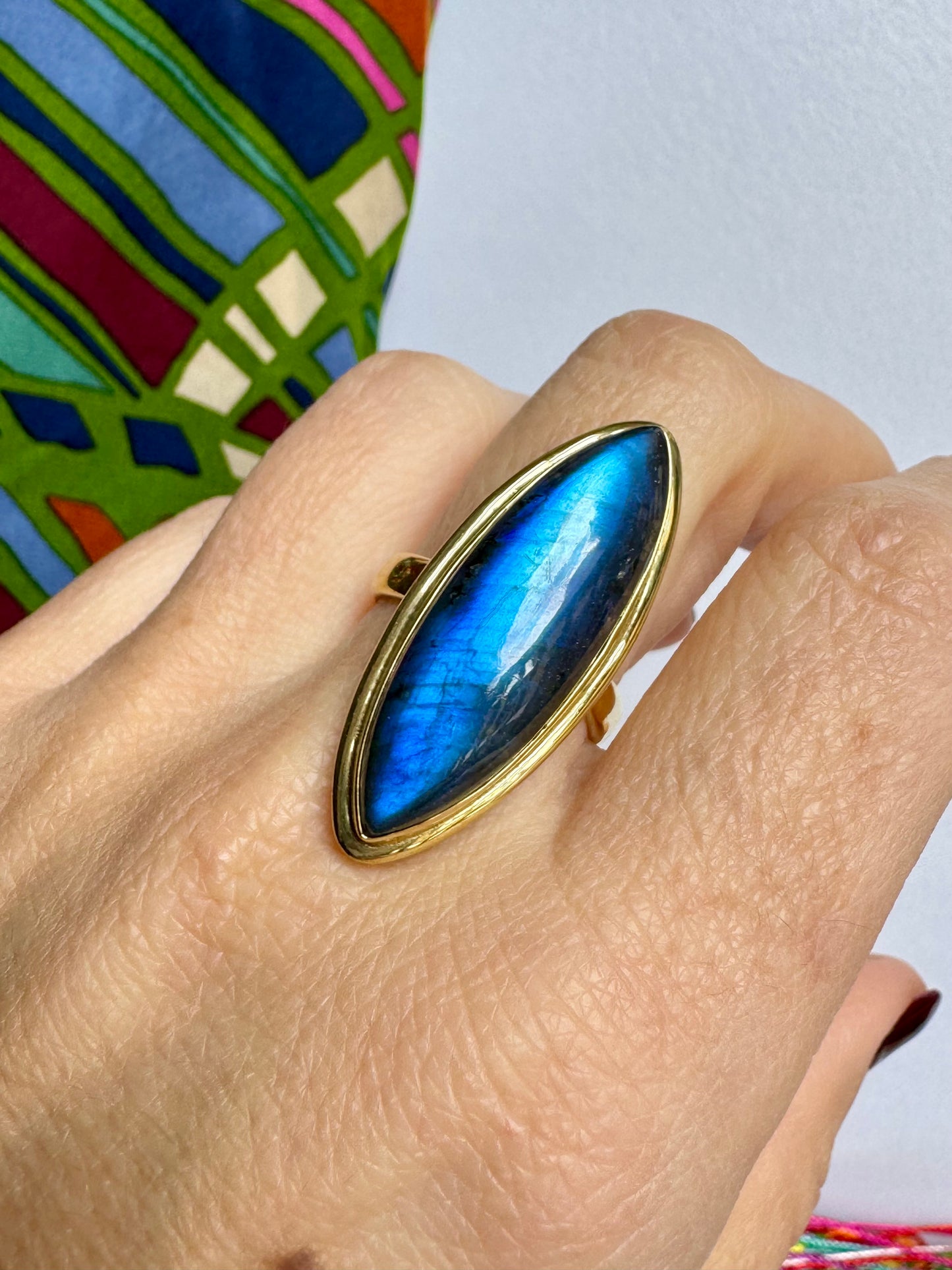 Anello boho dorato labradorite regolabile