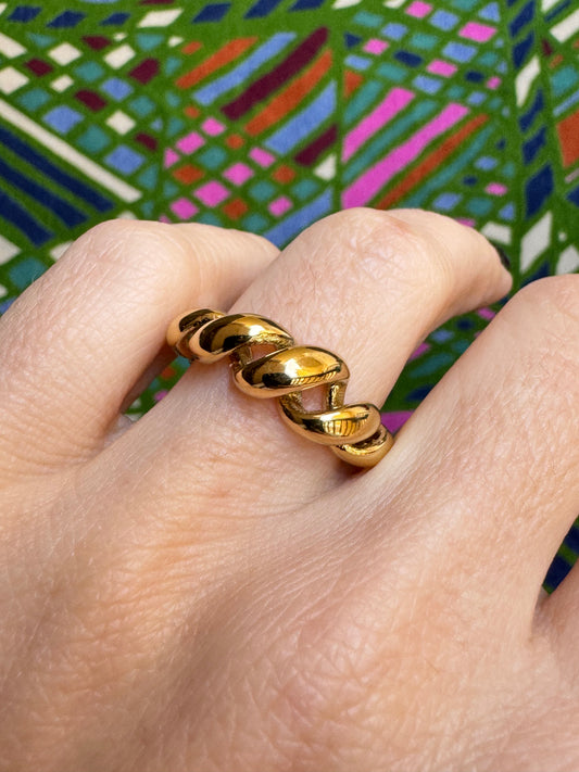 Rounded band steel ring