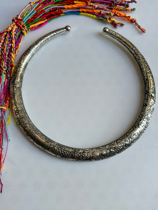 Silberner doppelter Blumengartenkragen