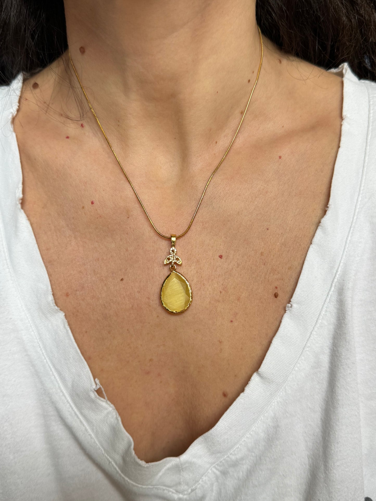 Yellow drop stone pendant