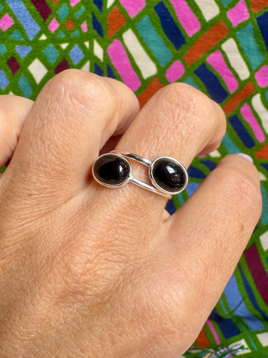 Adjustable black onyx silver ring, size 13 - G17