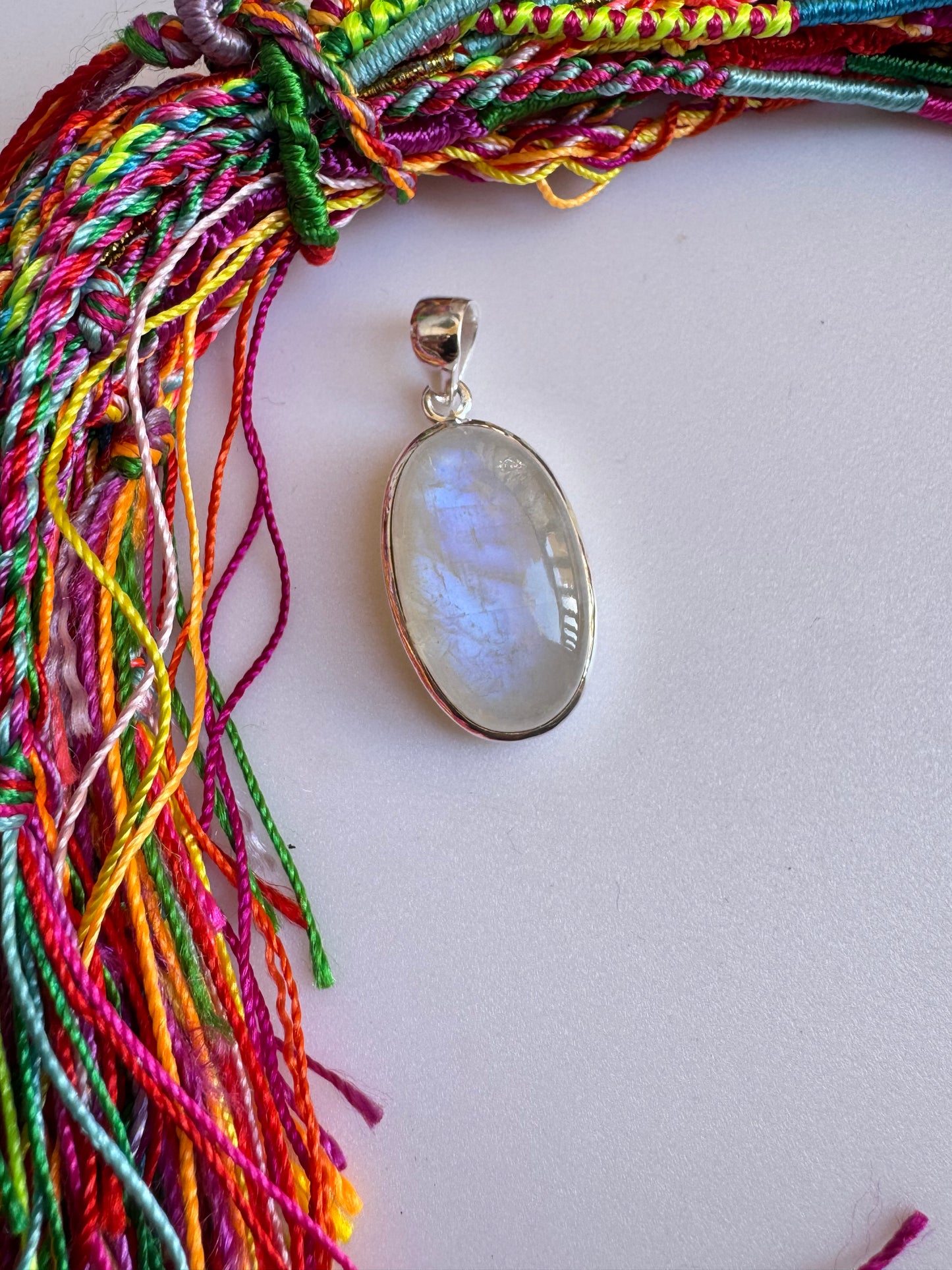 925 Silver Rainbow Moonstone Pendant 17L