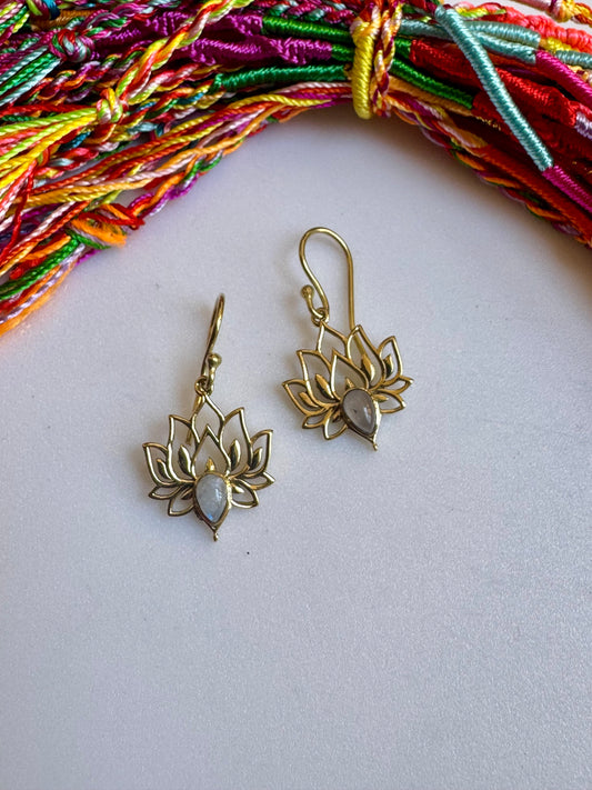 Orecchini boho dorato pietra di luna