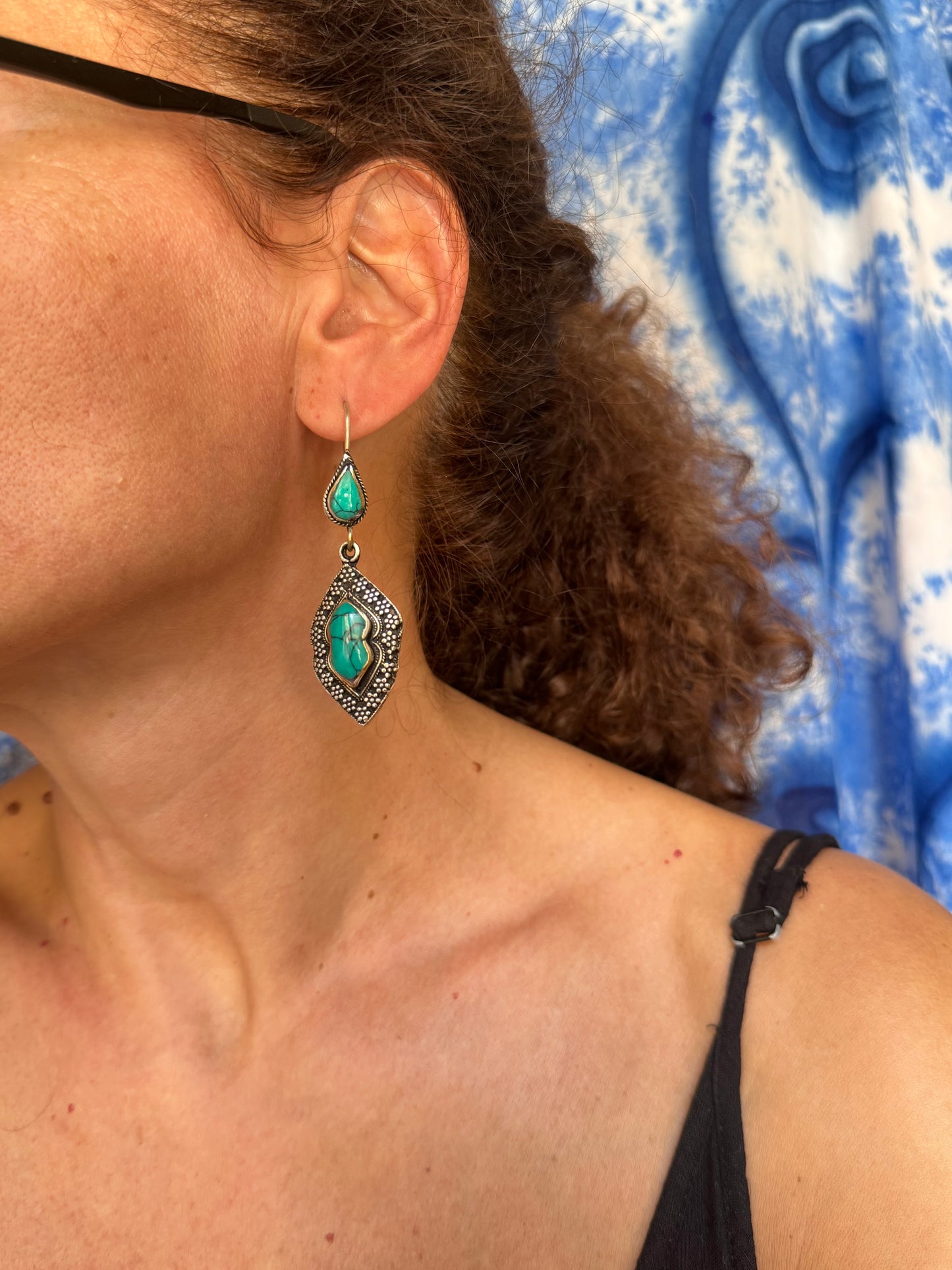 Orecchini antichi howlite vintage