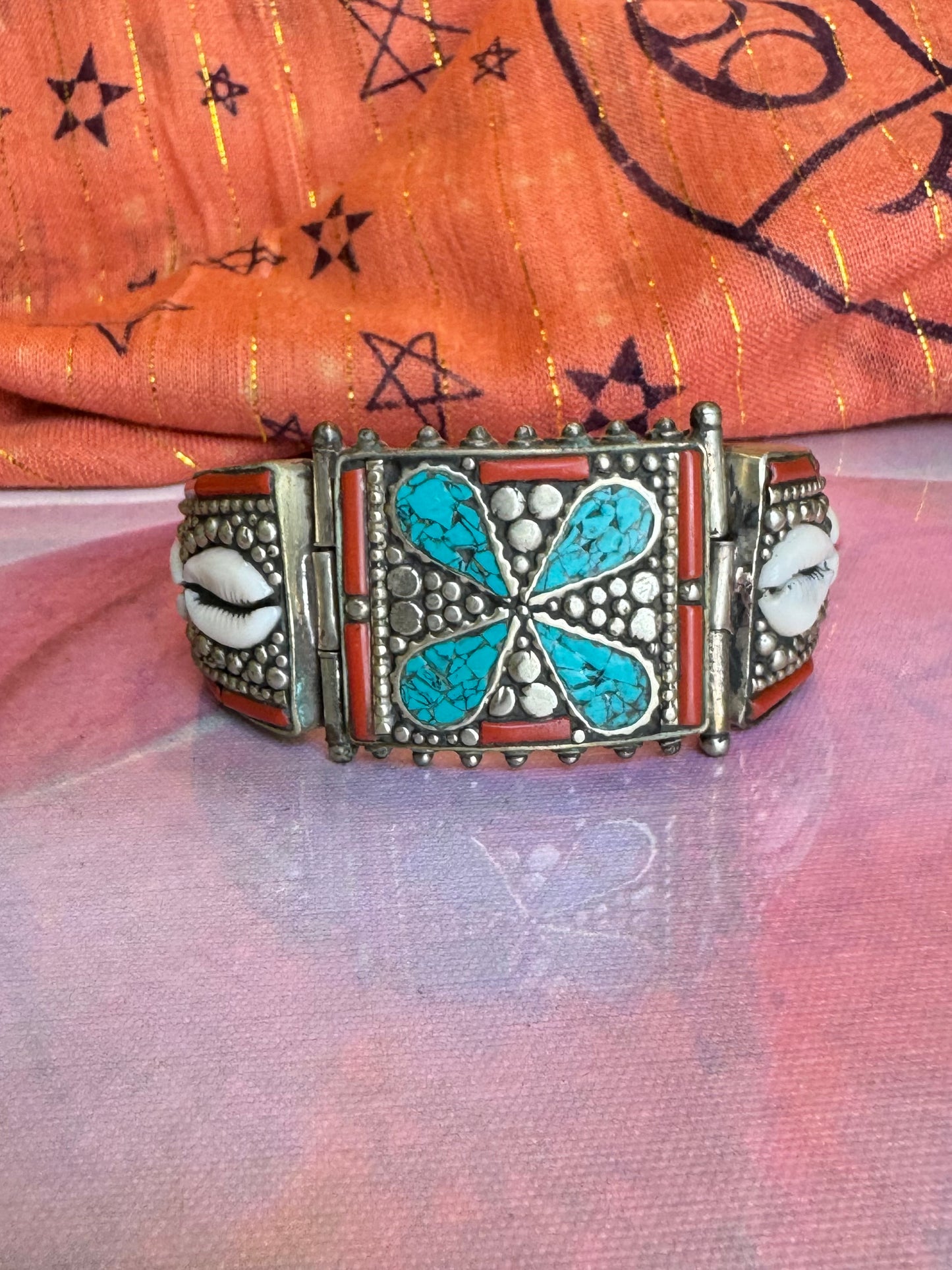 Nepalese bangle bracelet with turquoise flower and vintage shell