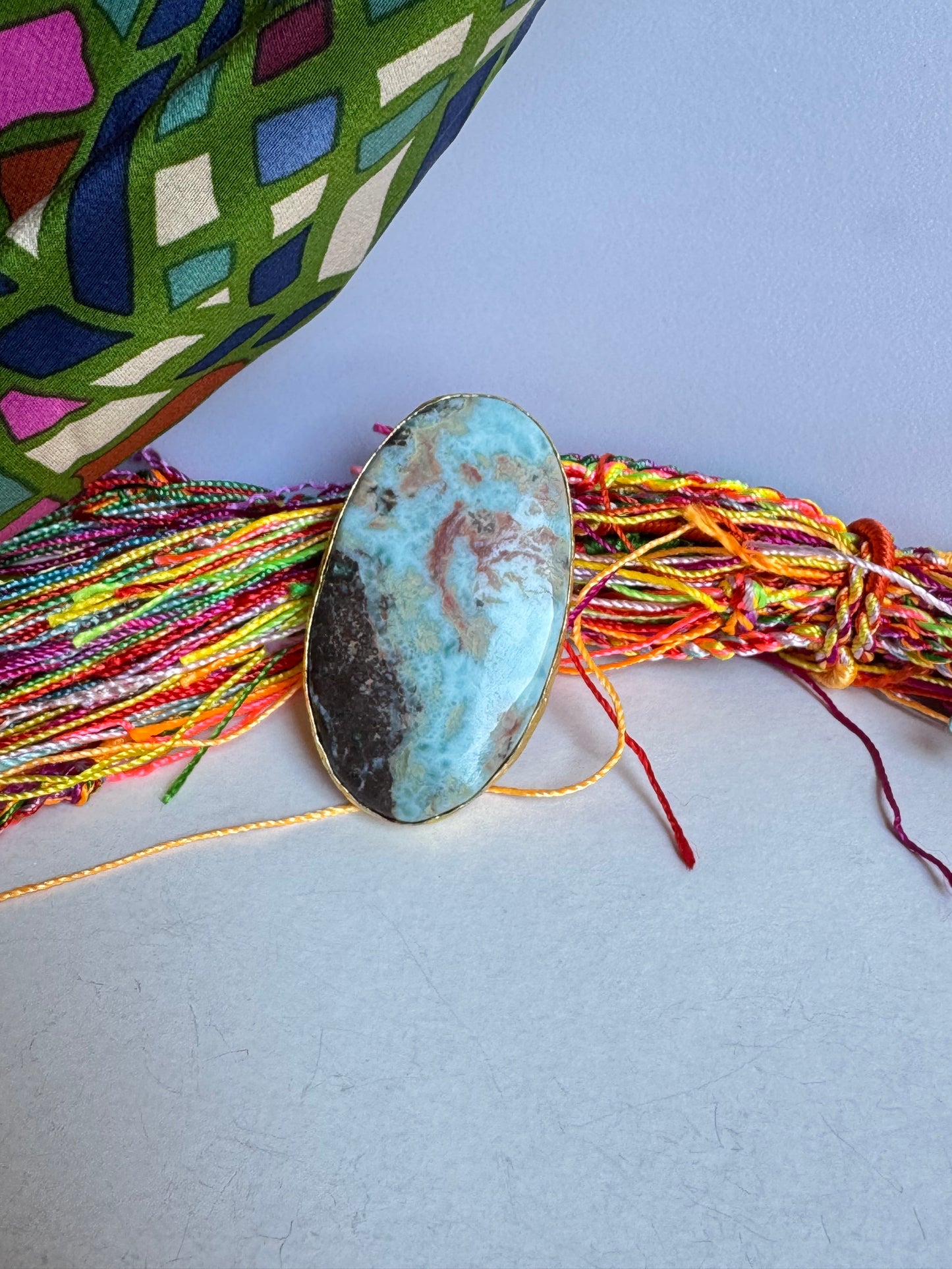 Anello boho dorato larimar regolabile