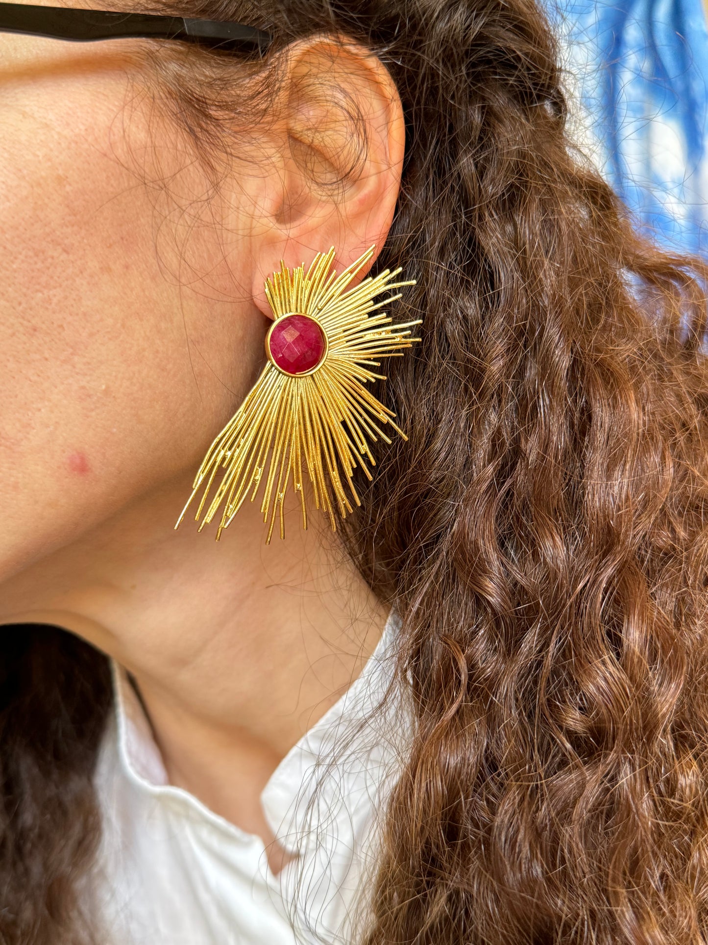 Fuchsia golden earrings