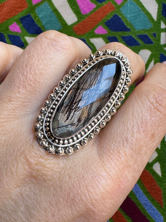 Turmalinierter Quarz-Silberring Größe 13- F88