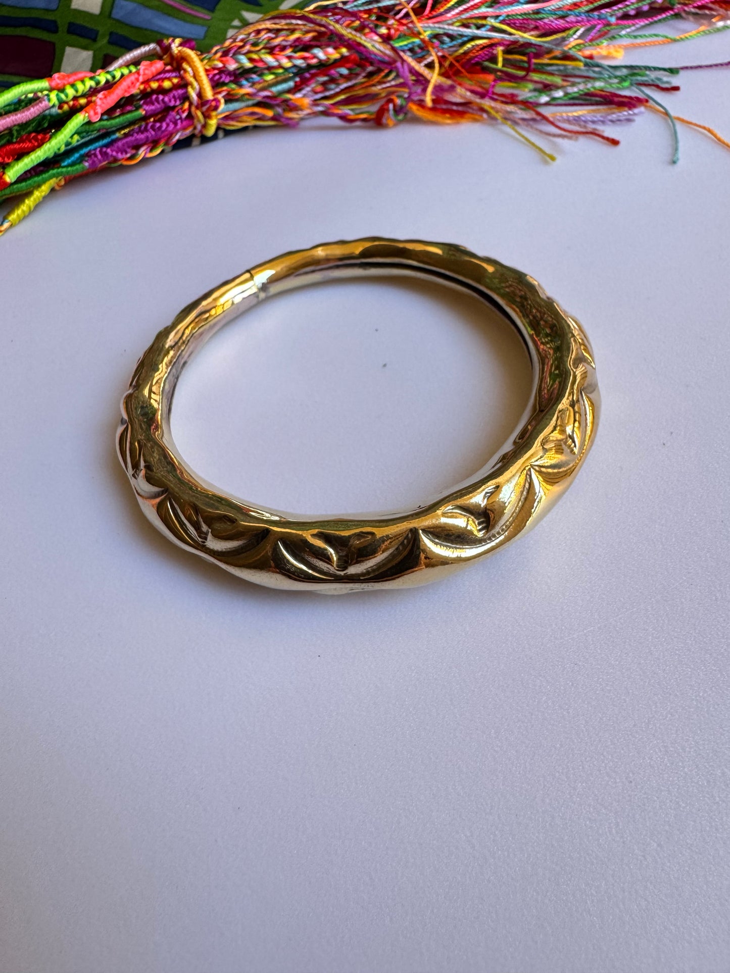 Double closed golden bracelet