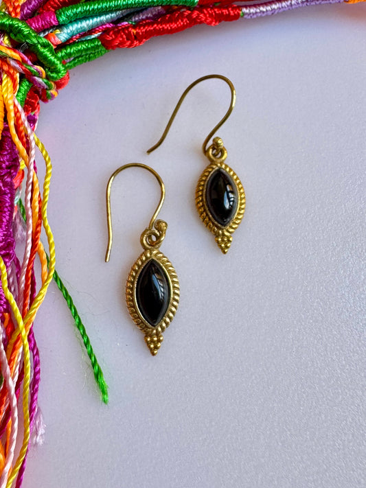 Orecchini boho dorato nero V4