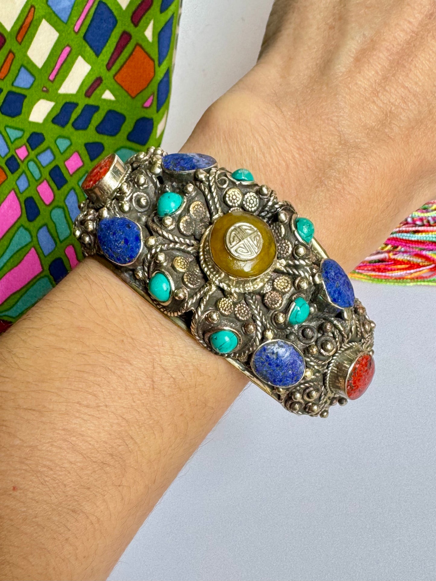 Bracciale rigido nepalese vintage