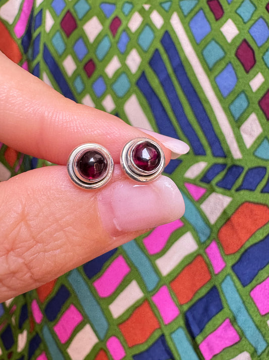 Mini lobe earrings 925 silver garnet