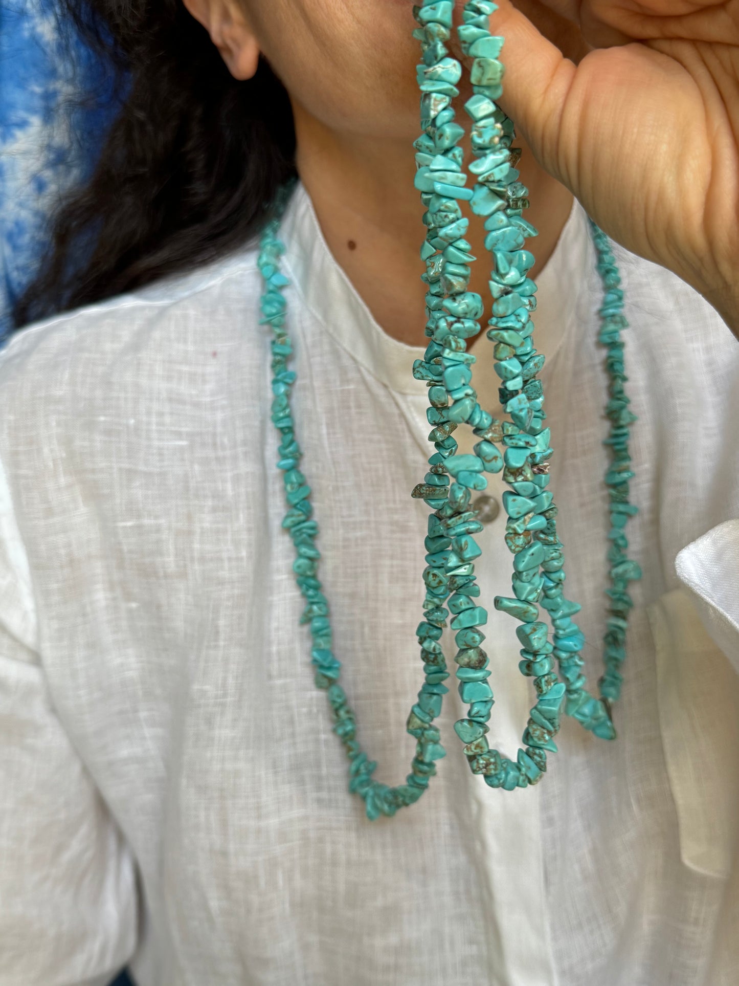 Light blue Howlite chips necklace