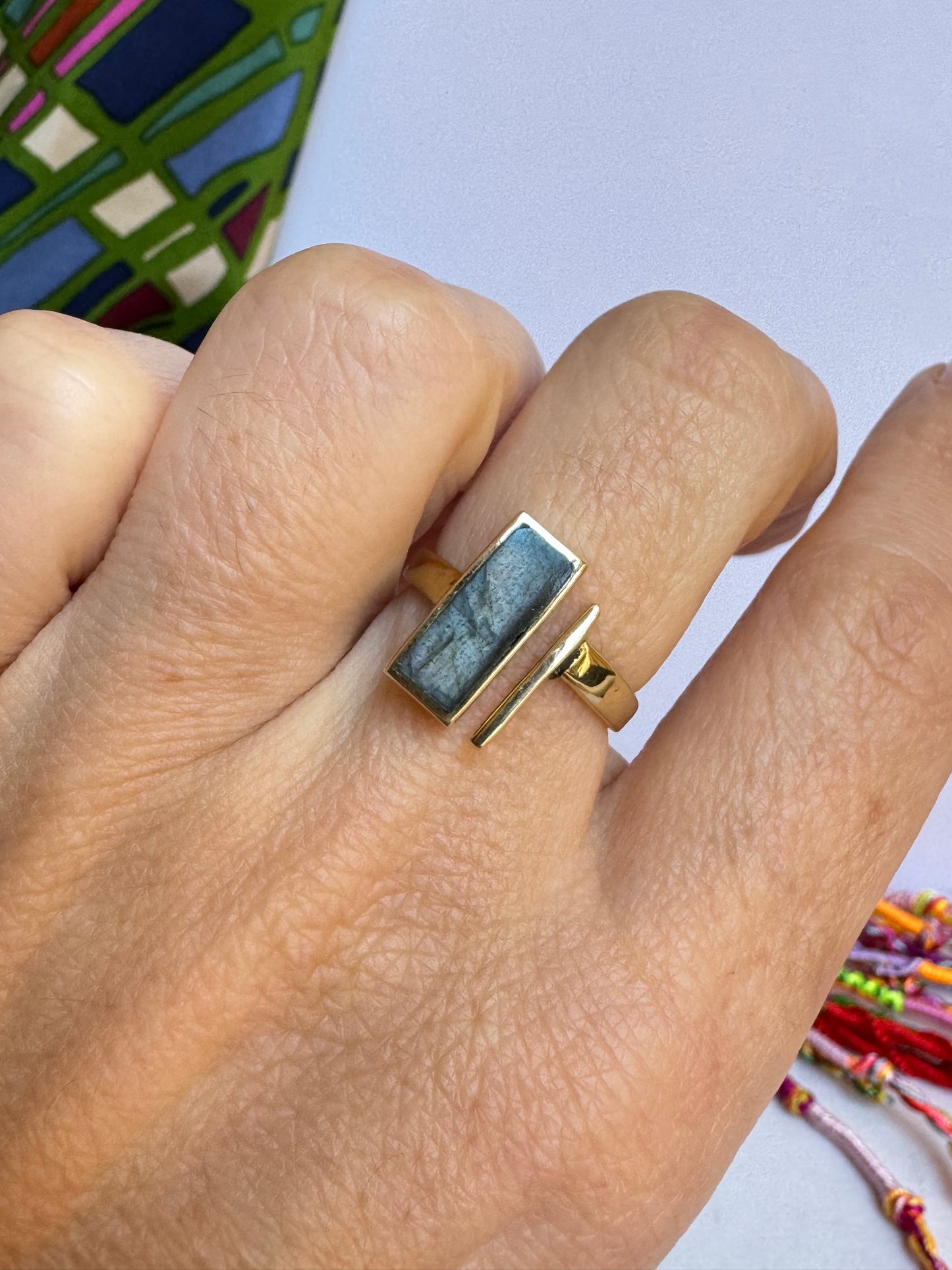 Anello boho dorato labradorite