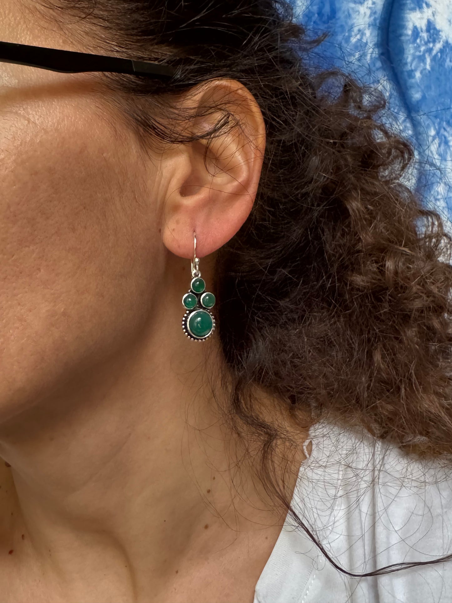 Orecchini boho argentato verde V3