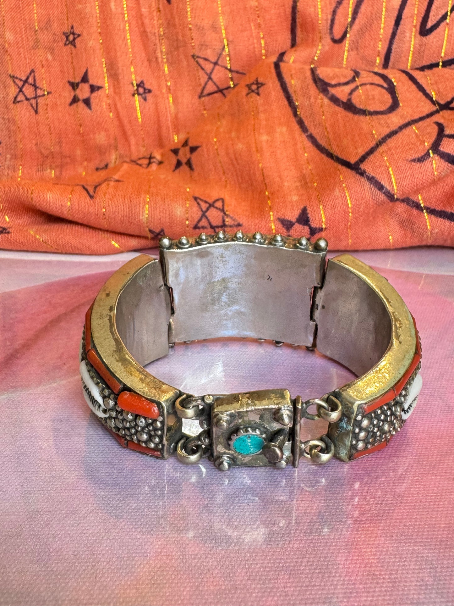 Nepalese bangle bracelet with turquoise flower and vintage shell