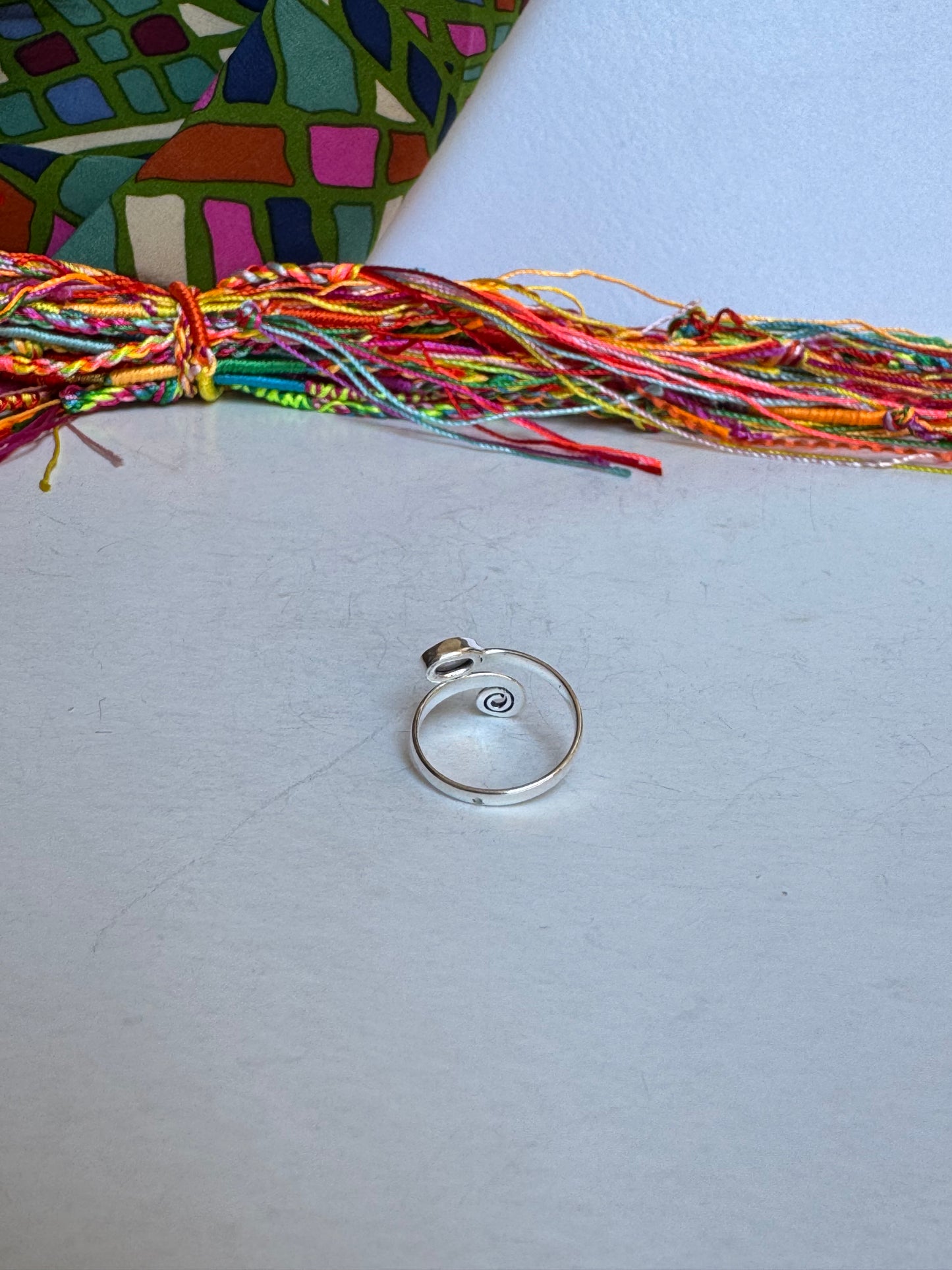 Anello boho argentato viola