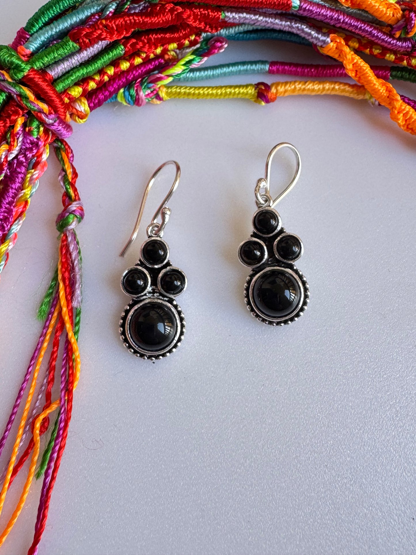 Orecchini boho argentato onice V3