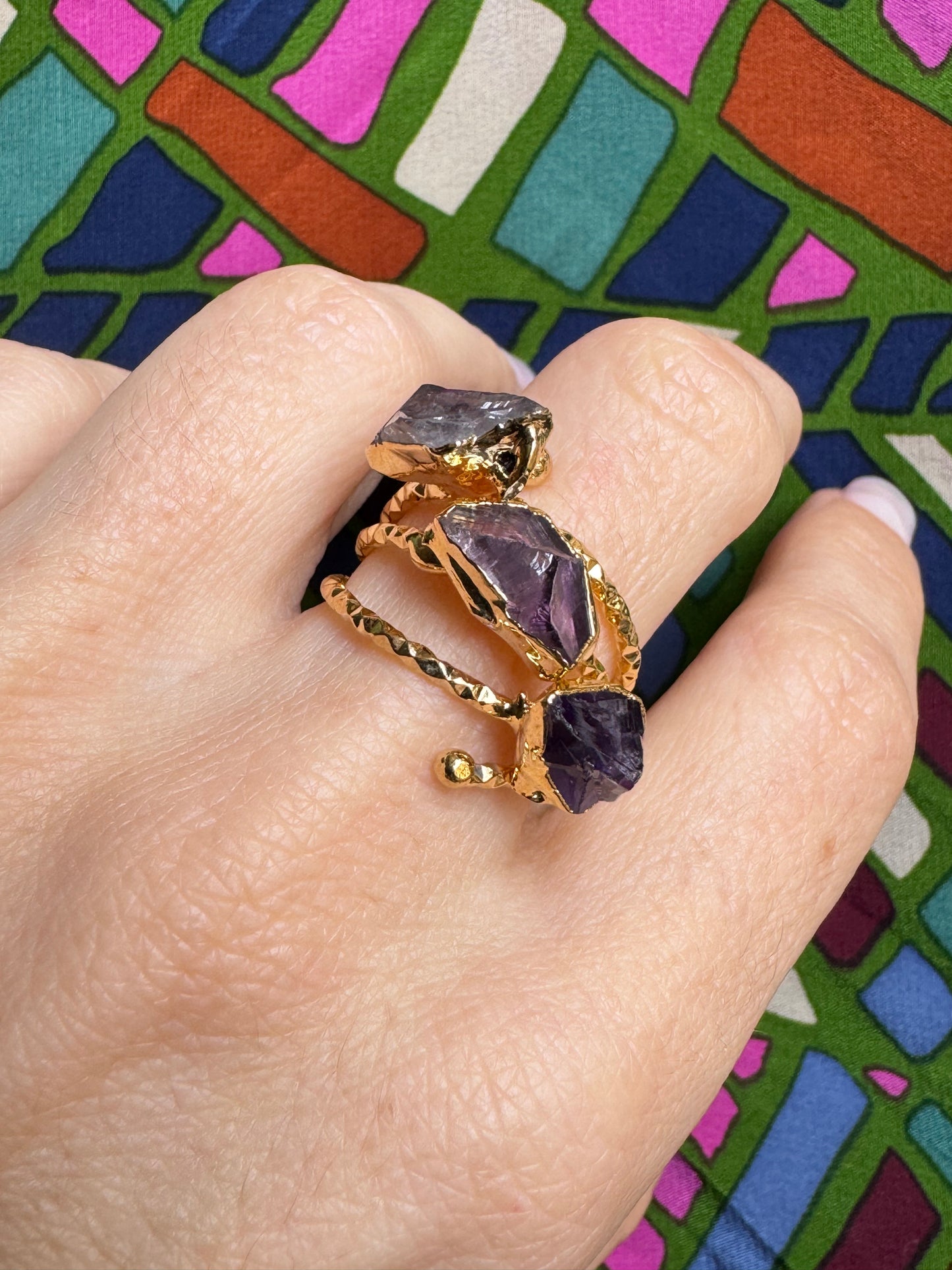 Golden ring with amethyst chips 4