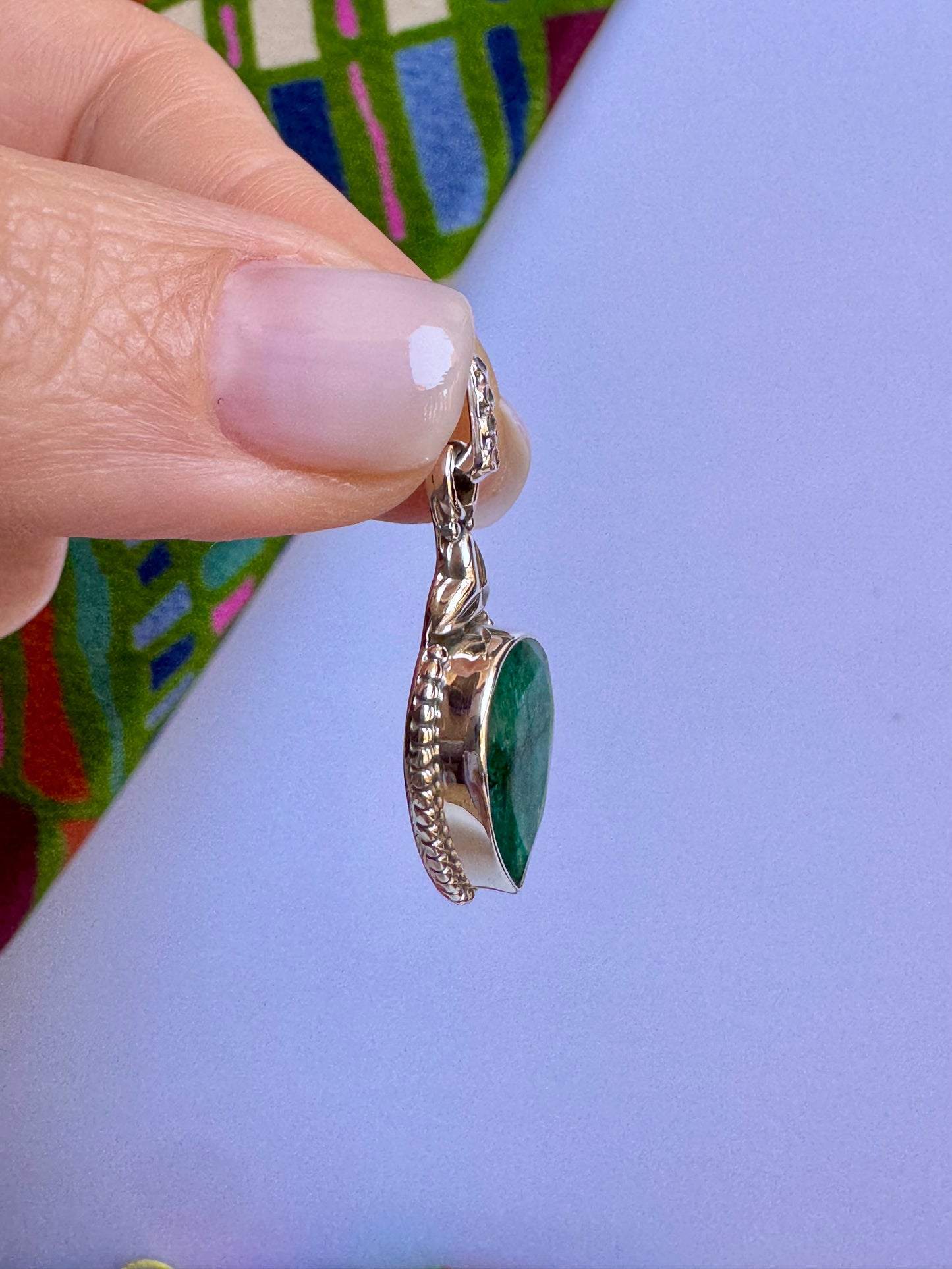 Ciondolo argento 925 radice di smeraldo 3AQ