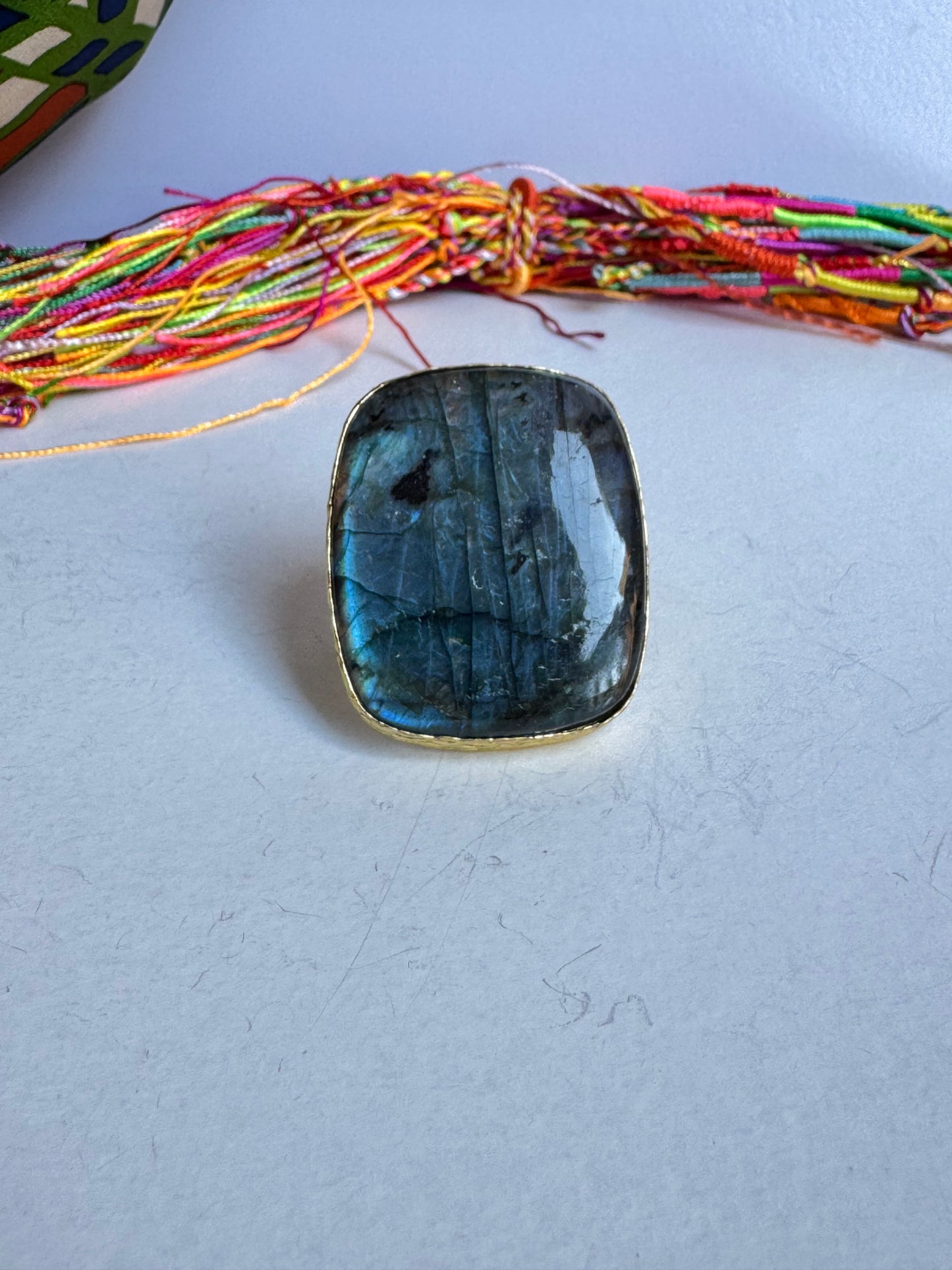 Anello boho dorato labradorite regolabile