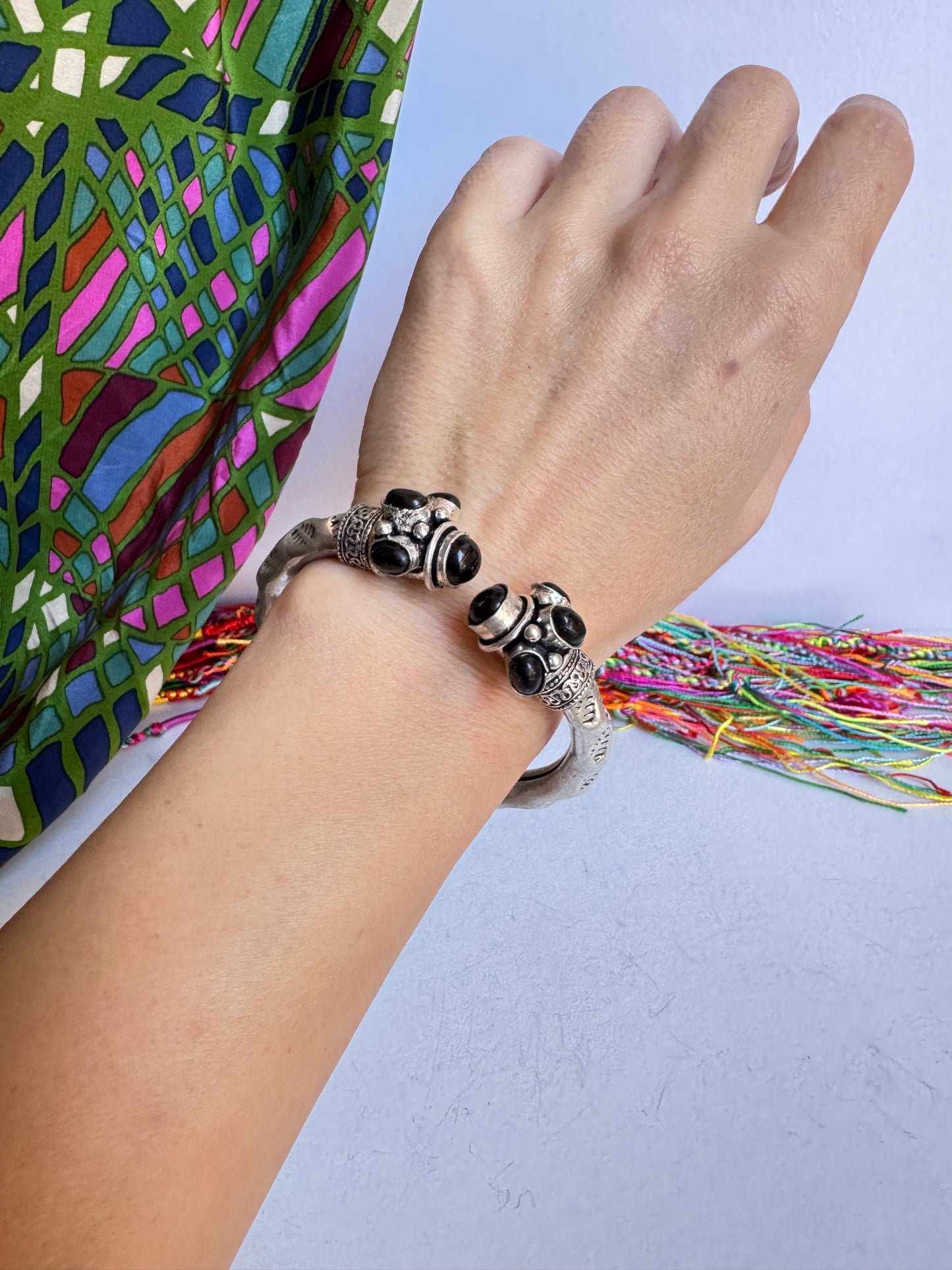 Bracciale boho argentato nero