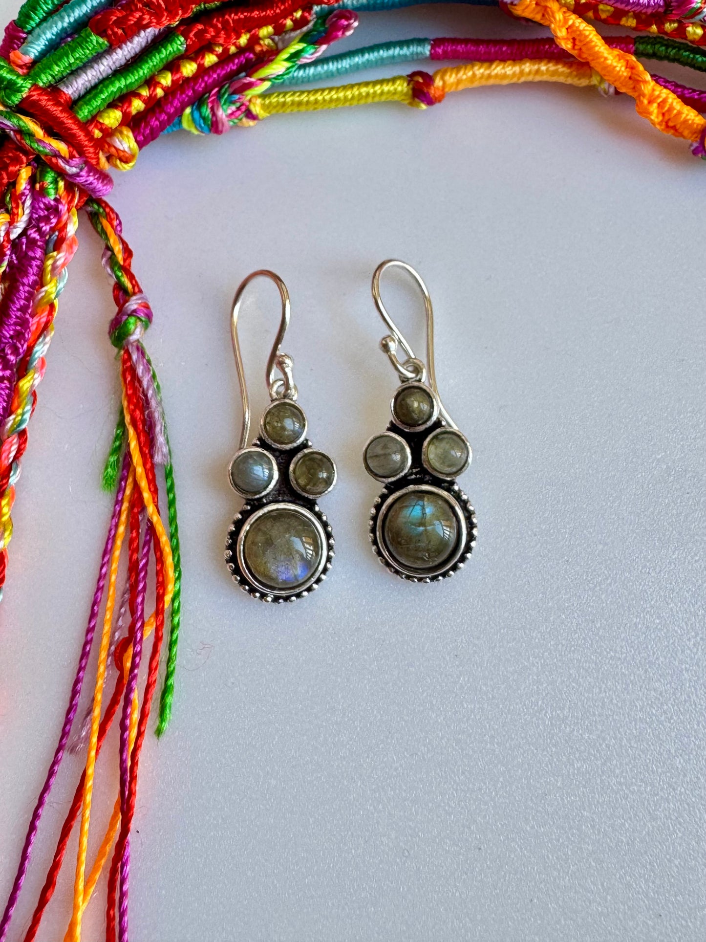 Orecchini boho argentato labradorite V3