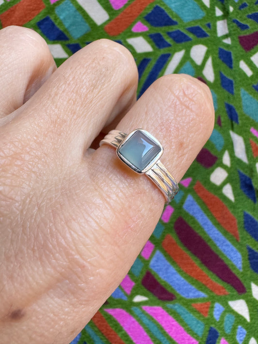925 silver chalcedony ring size 19/20 T72