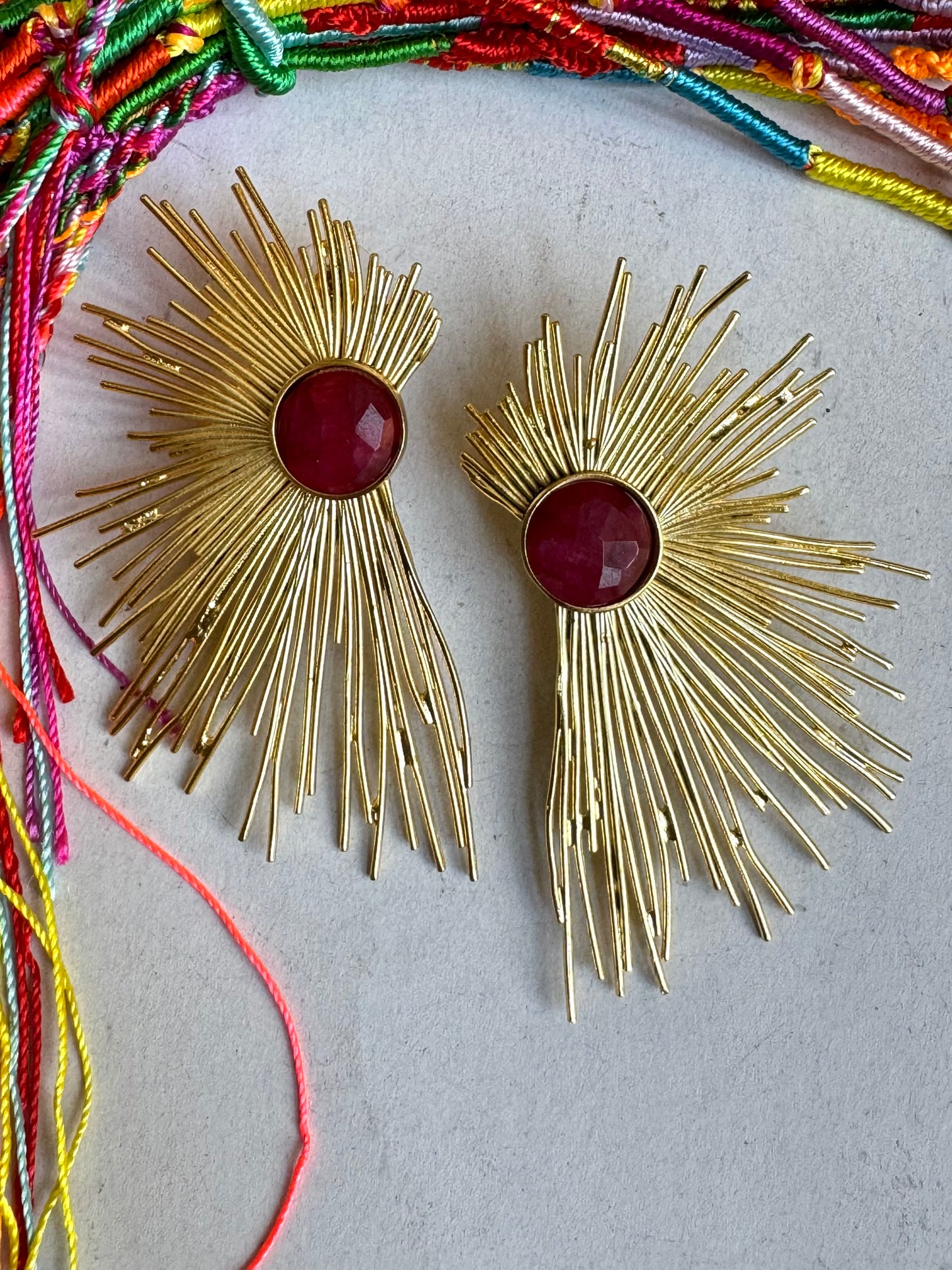 Fuchsia golden earrings