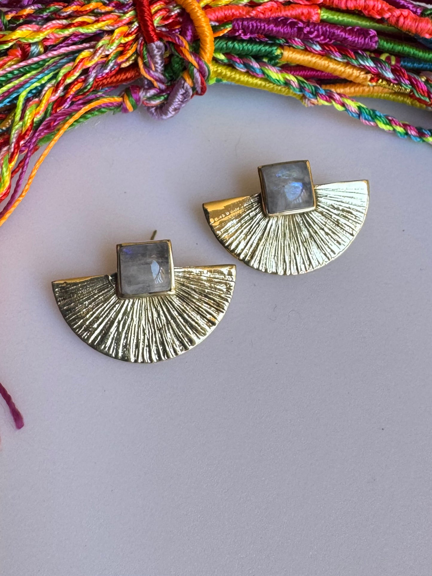 Orecchini boho dorato ginkgo pietra di luna