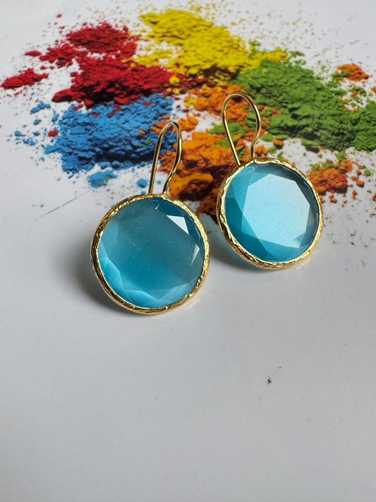 Runde hellblaue Steinohrringe