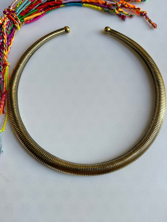 Golden gestreifter Kragen