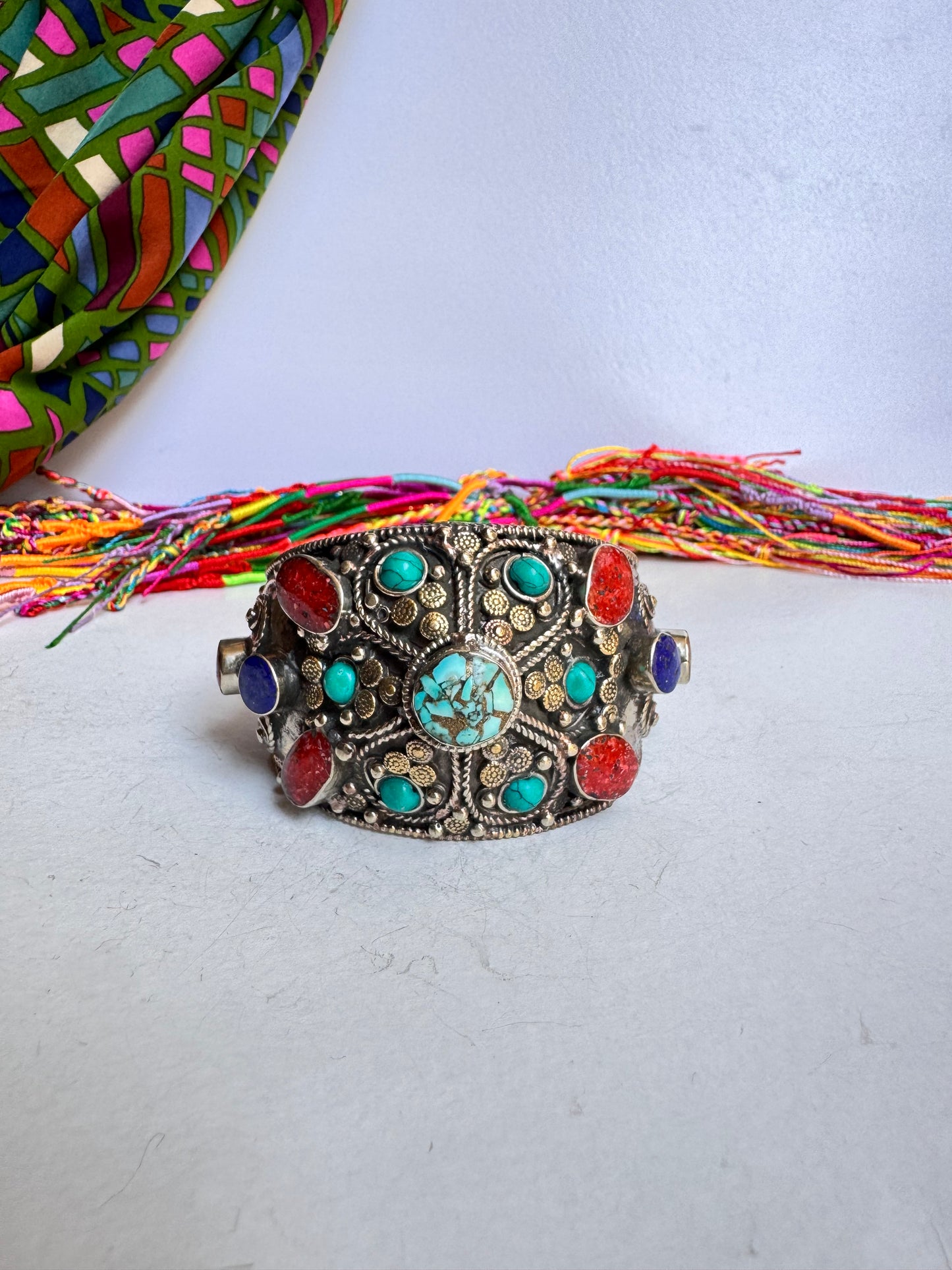 Bracciale rigido nepalese vintage